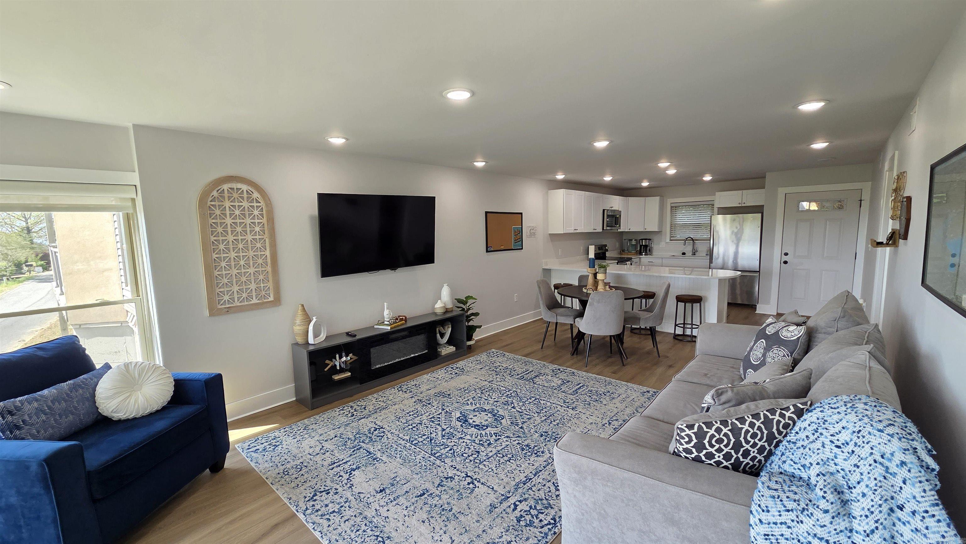 125 Cliff Side  Fairfield Bay, AR