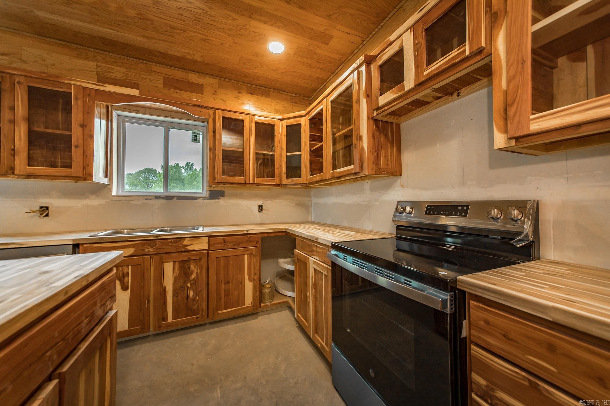 155 Woodard Ln.  Heber Springs, AR