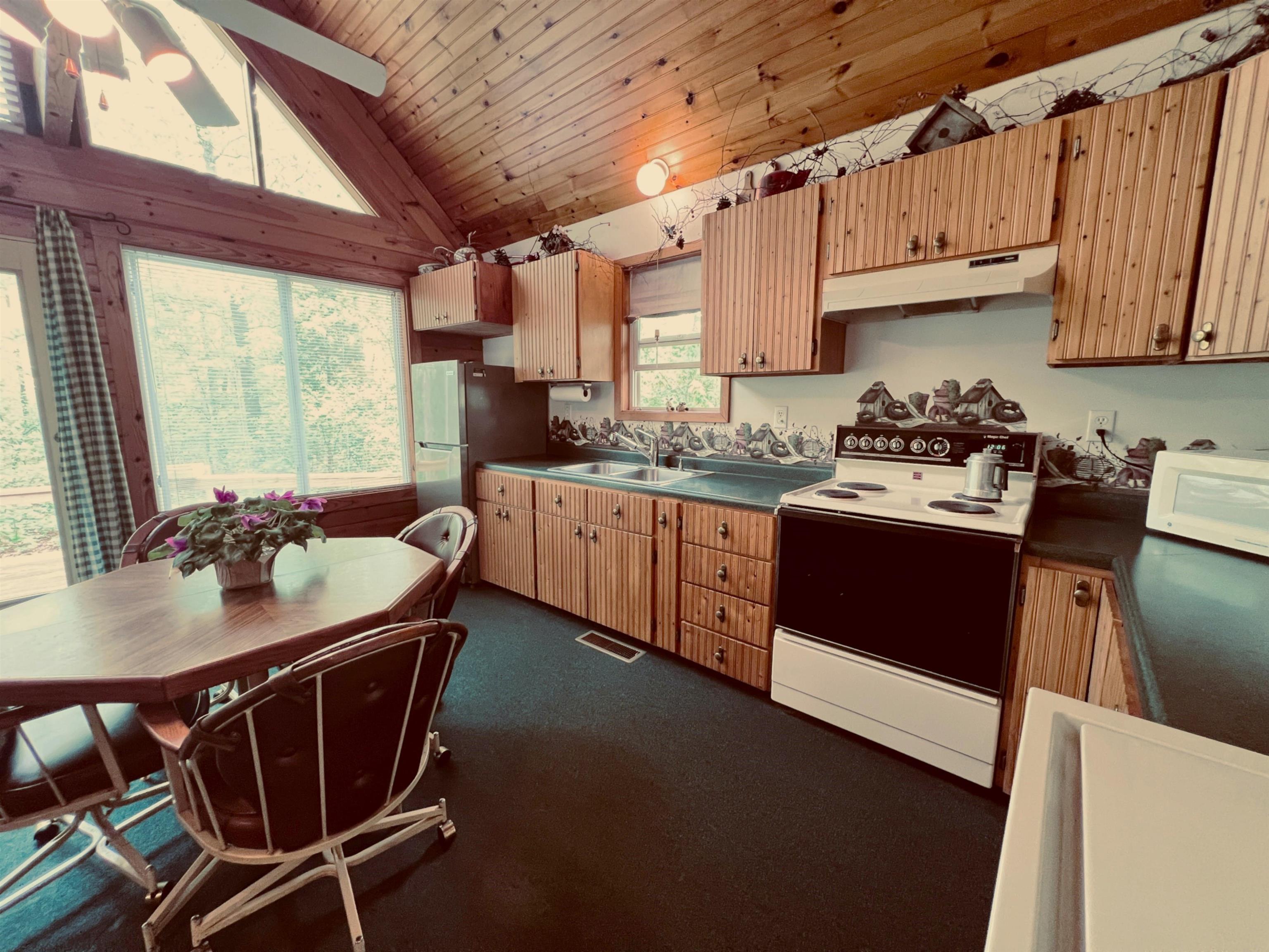 140 Danny  Mountain View, AR