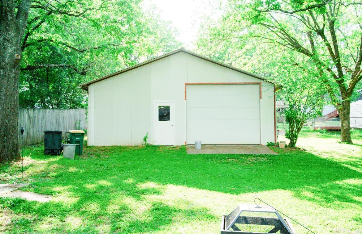 305 Glenora Avenue Sherwood, AR 72120