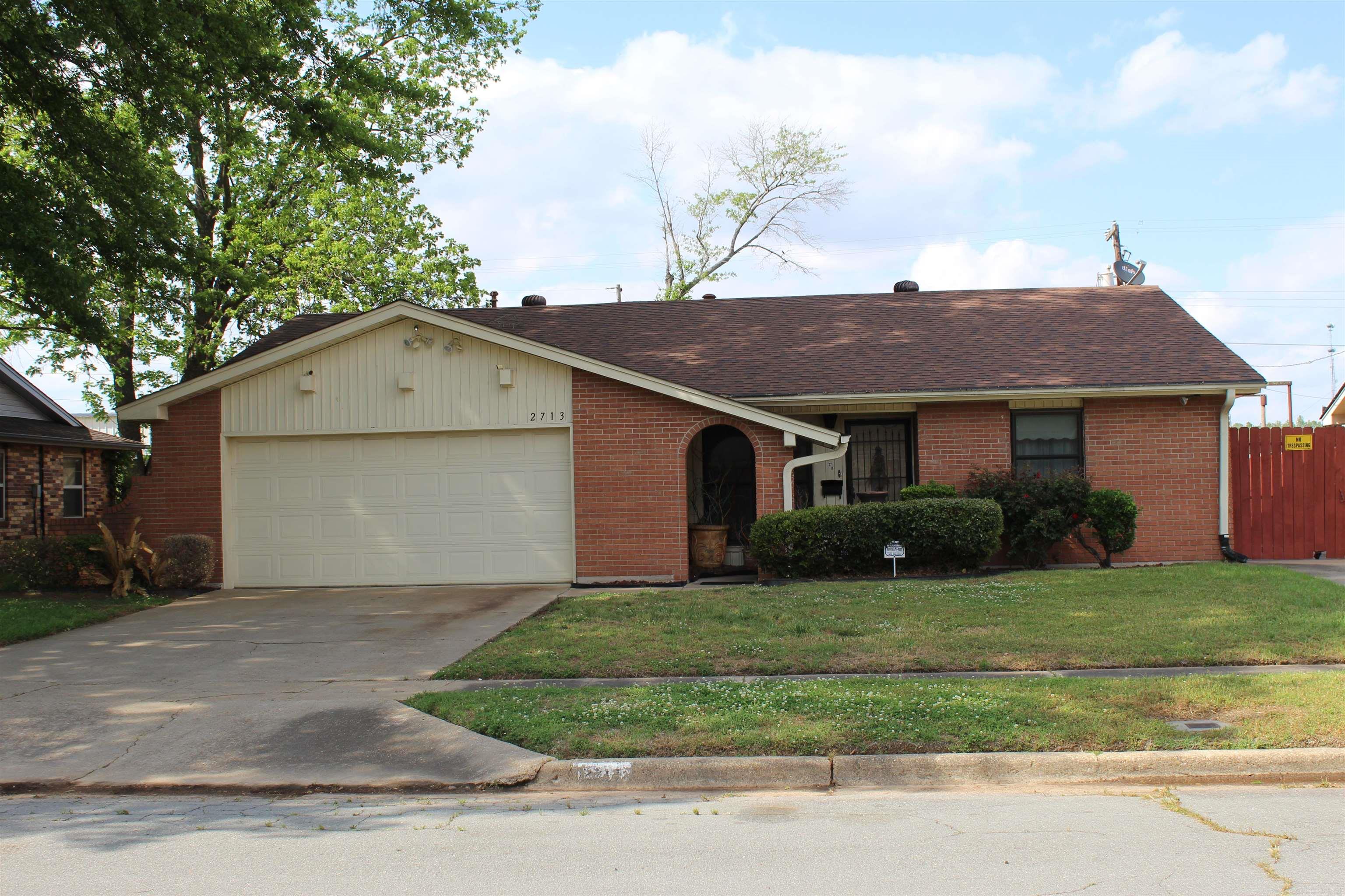 2713 E 10th Ave  Pine Bluff, AR