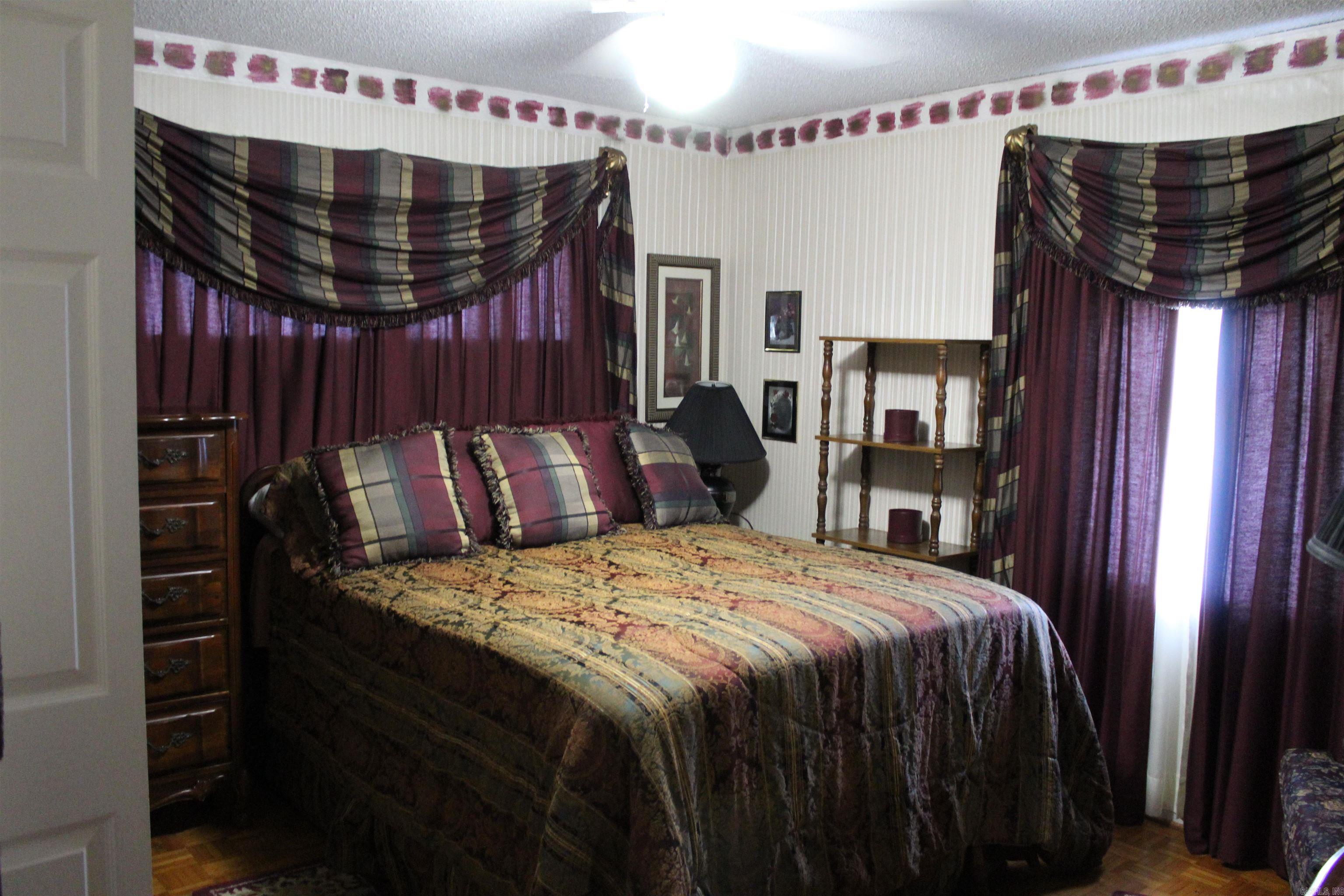 2713 E 10th Ave  Pine Bluff, AR