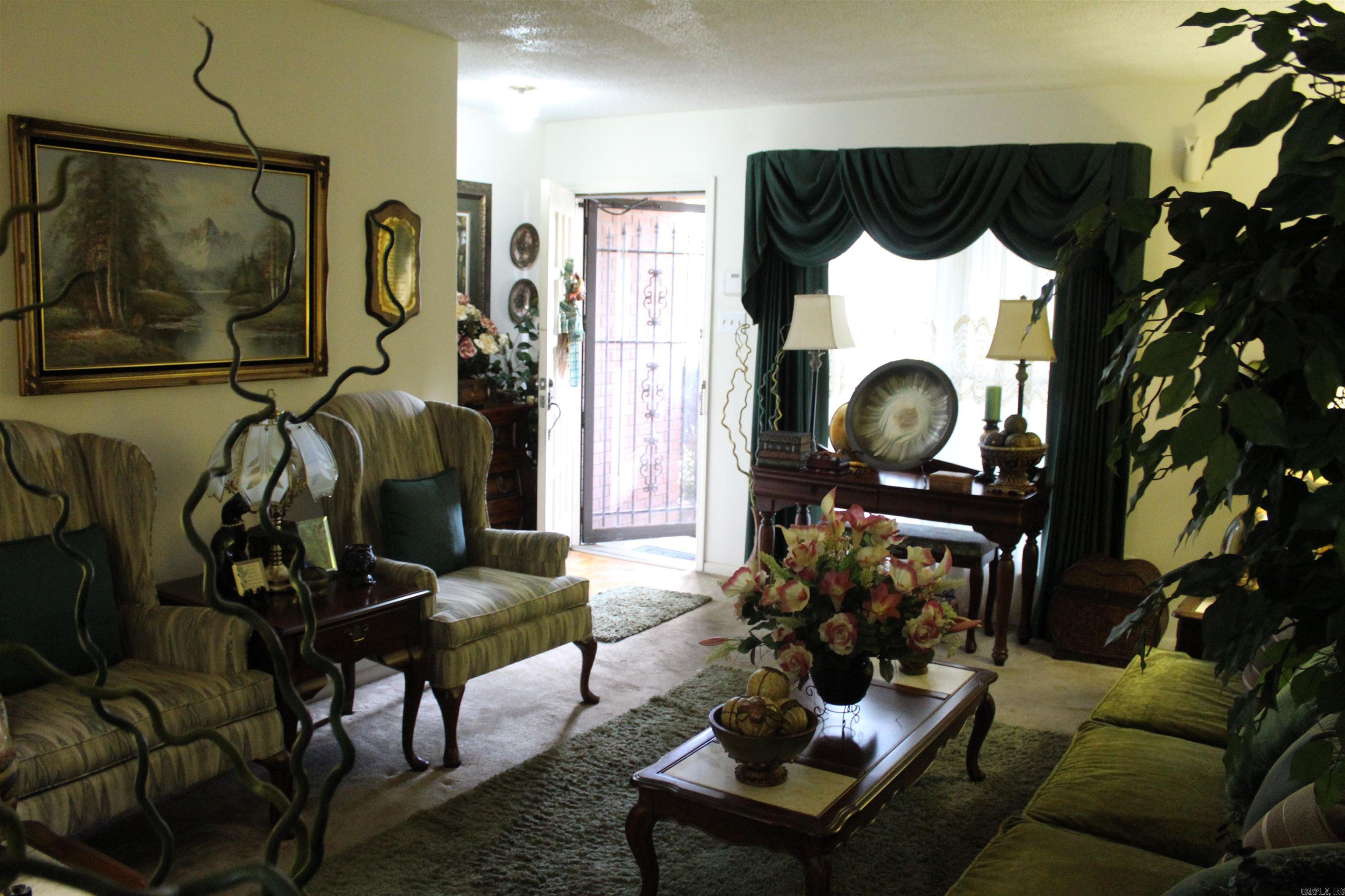 2713 E 10th Ave  Pine Bluff, AR