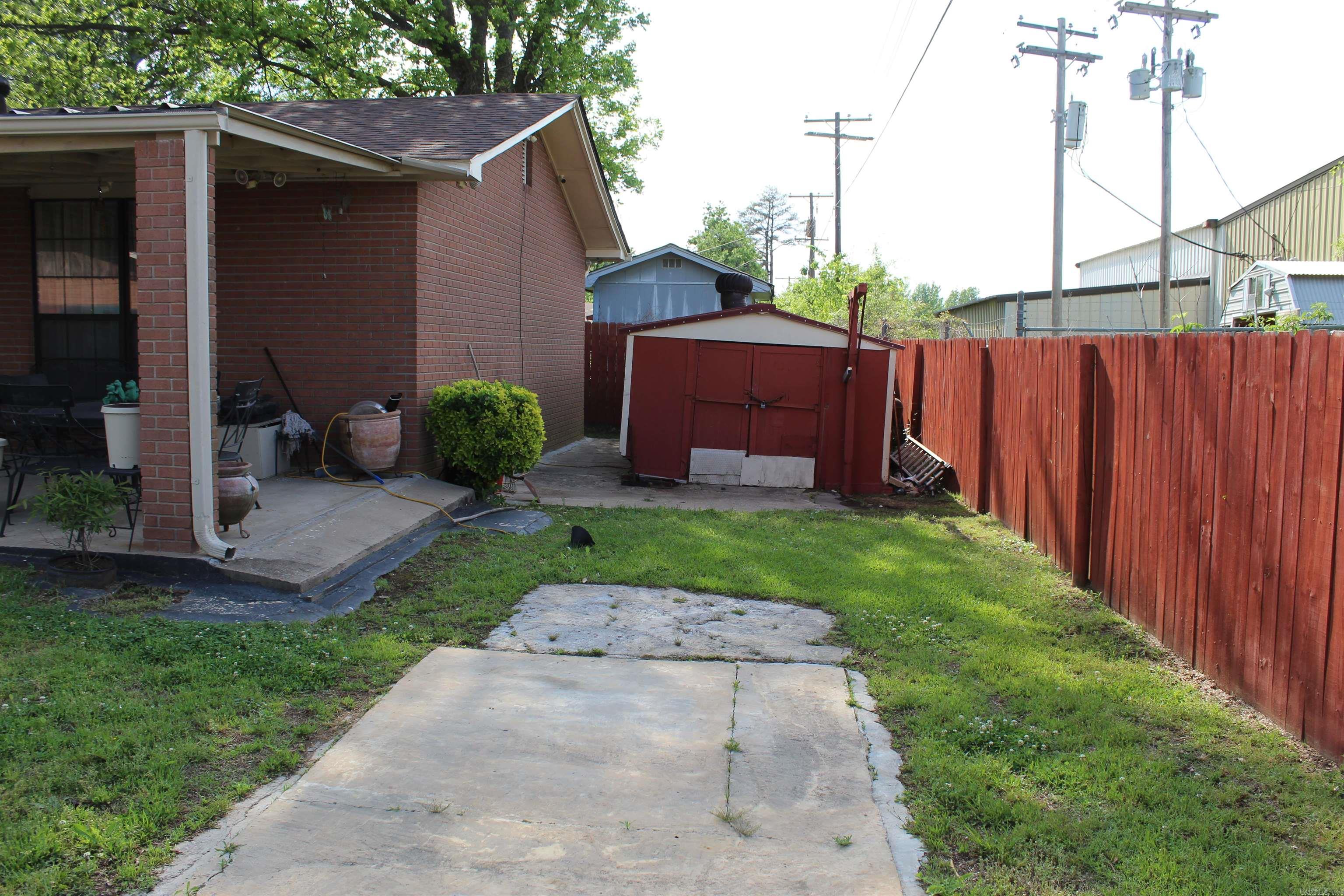 2713 E 10th Ave  Pine Bluff, AR