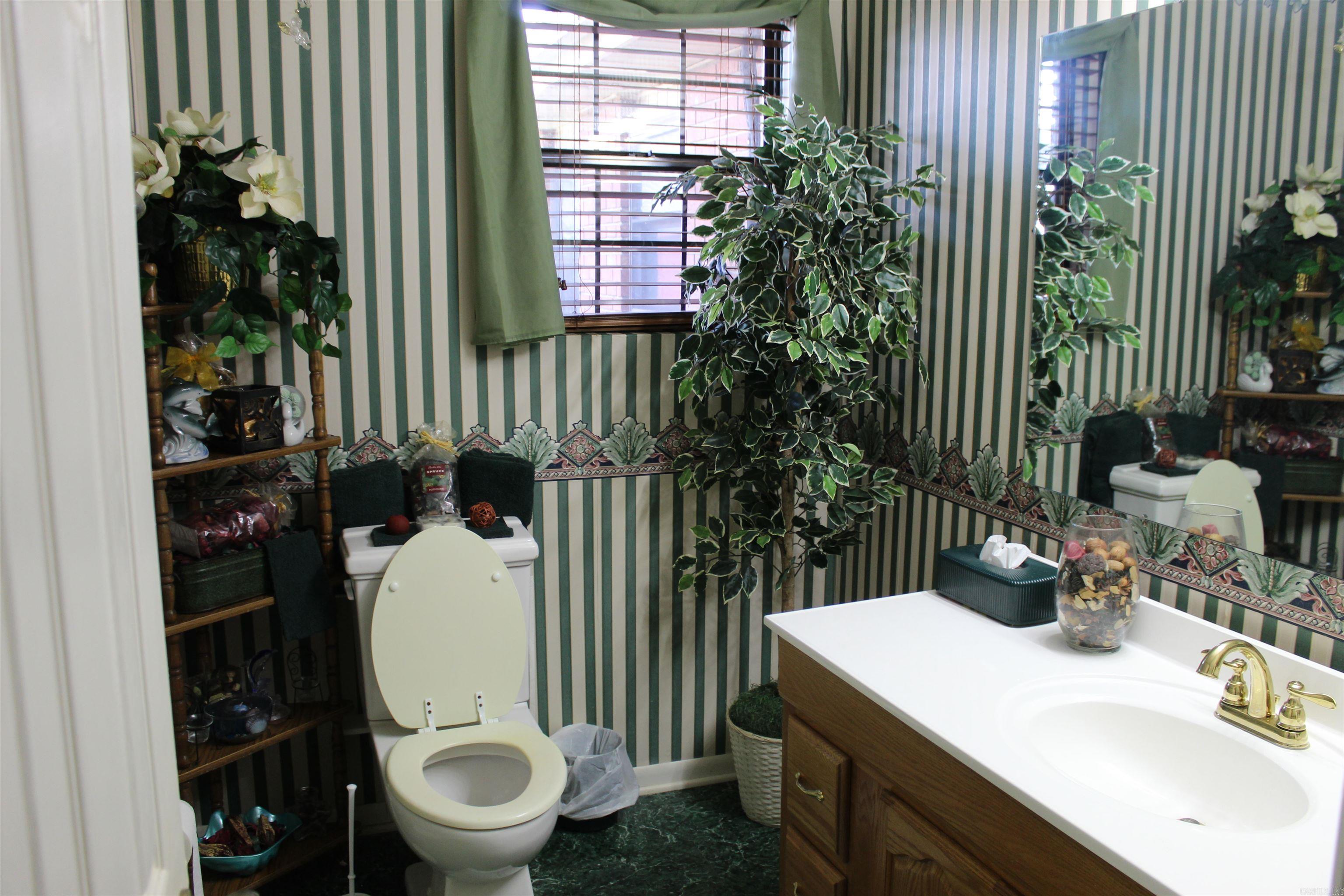 2713 E 10th Ave  Pine Bluff, AR