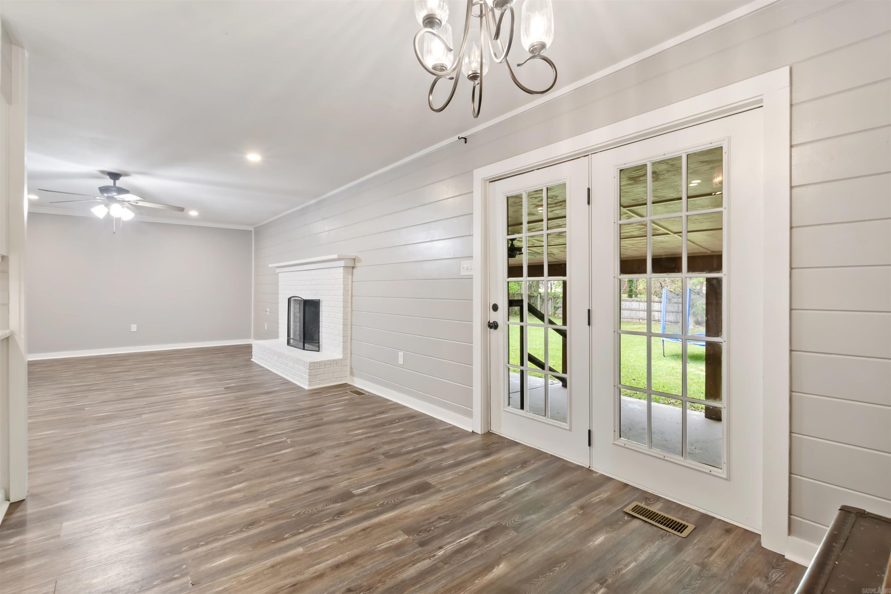 1 Foxboro  Searcy, AR