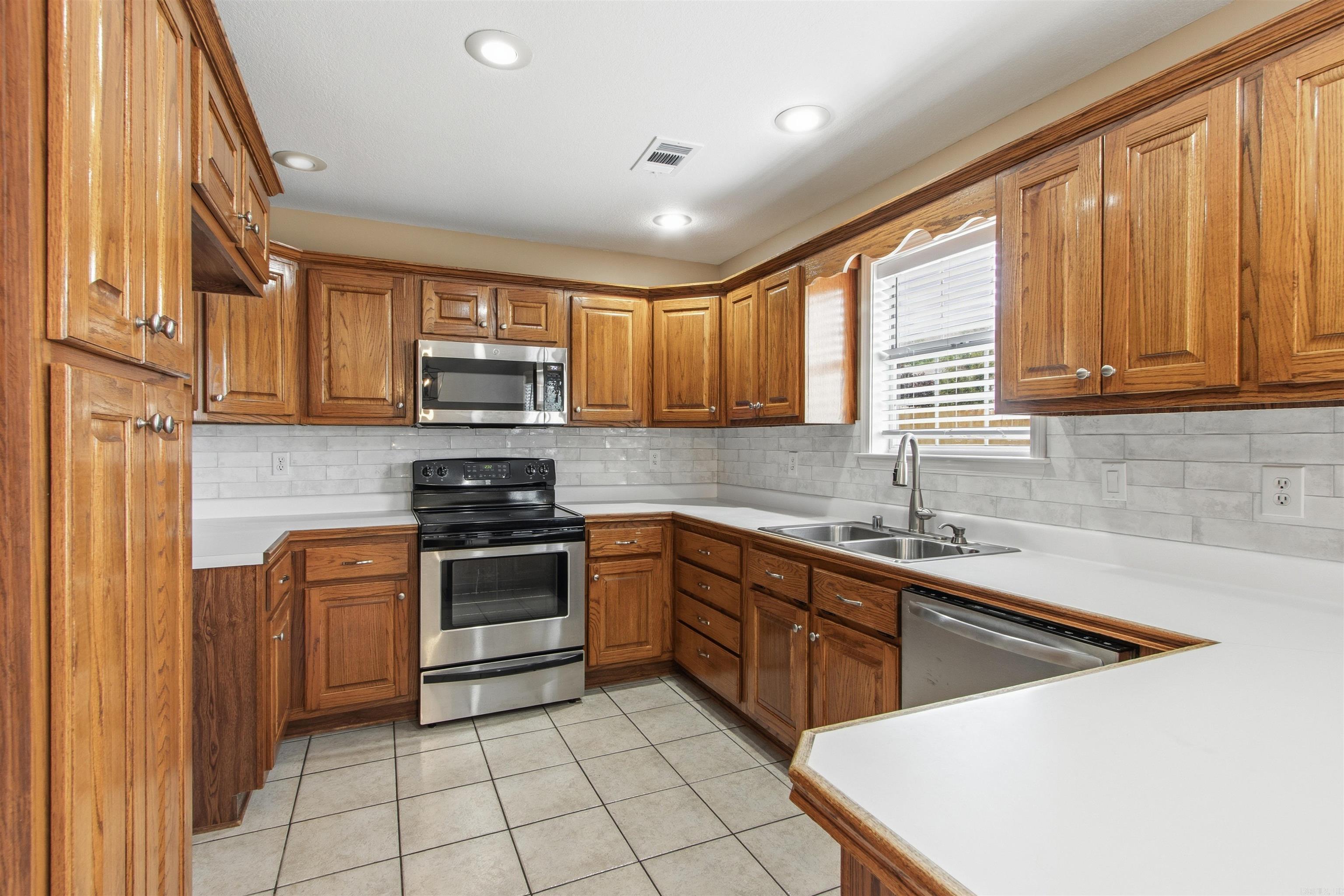 218 Natchez Dr  Jonesboro, AR