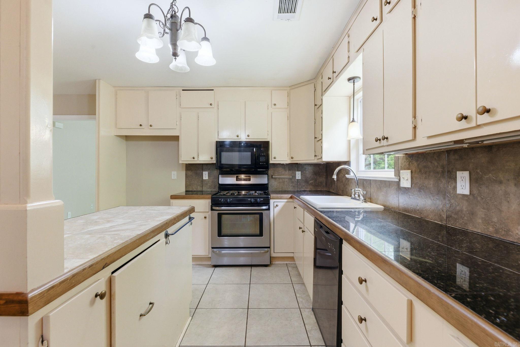 304 S 3rd St  Benton, AR