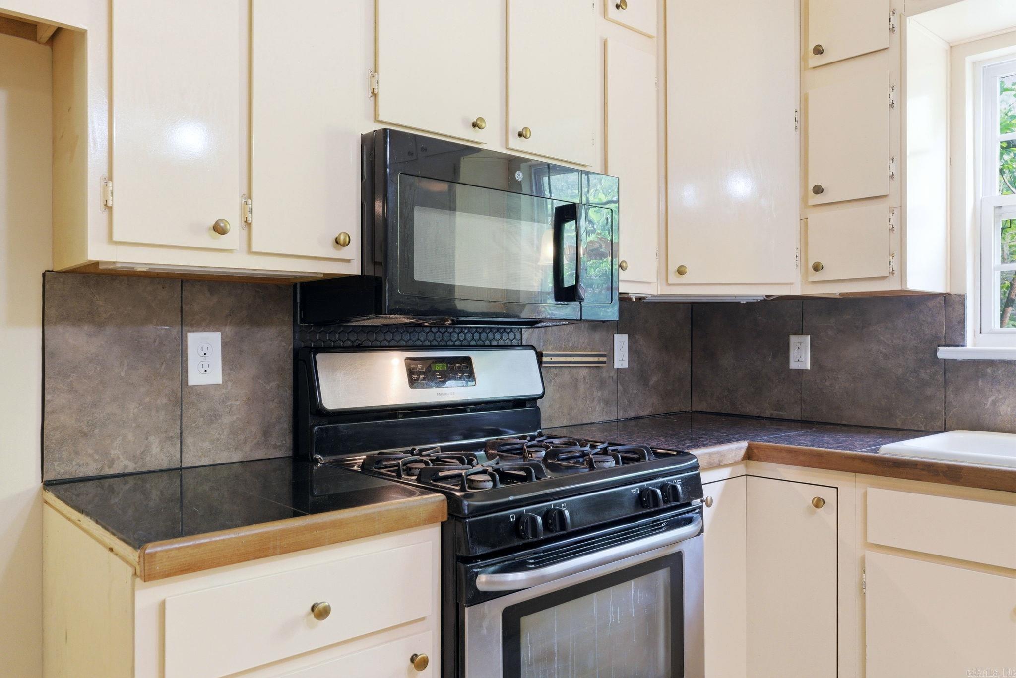 304 S 3rd St  Benton, AR