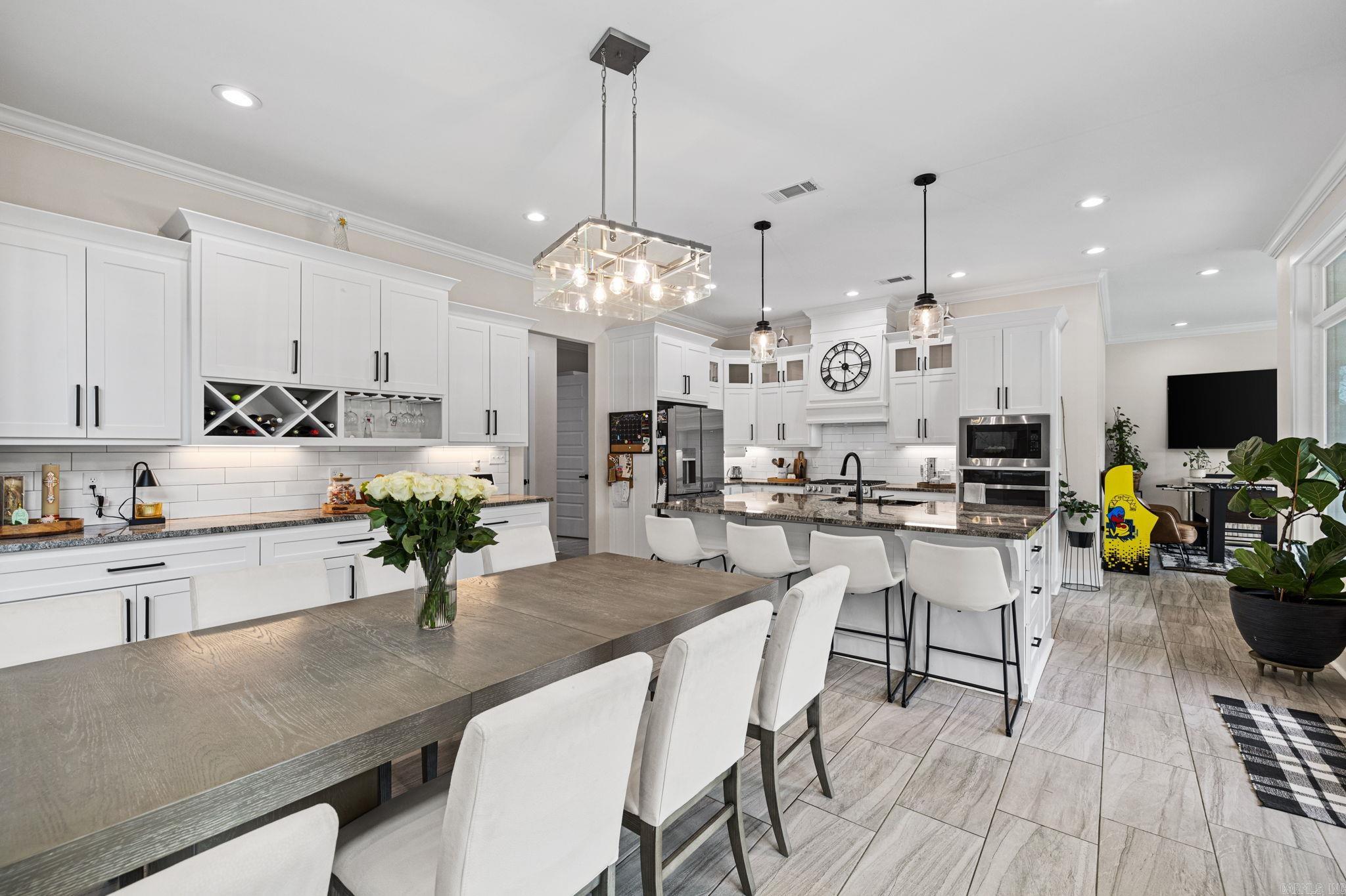 1609 Hunters Chase Rd  Jacksonville, AR