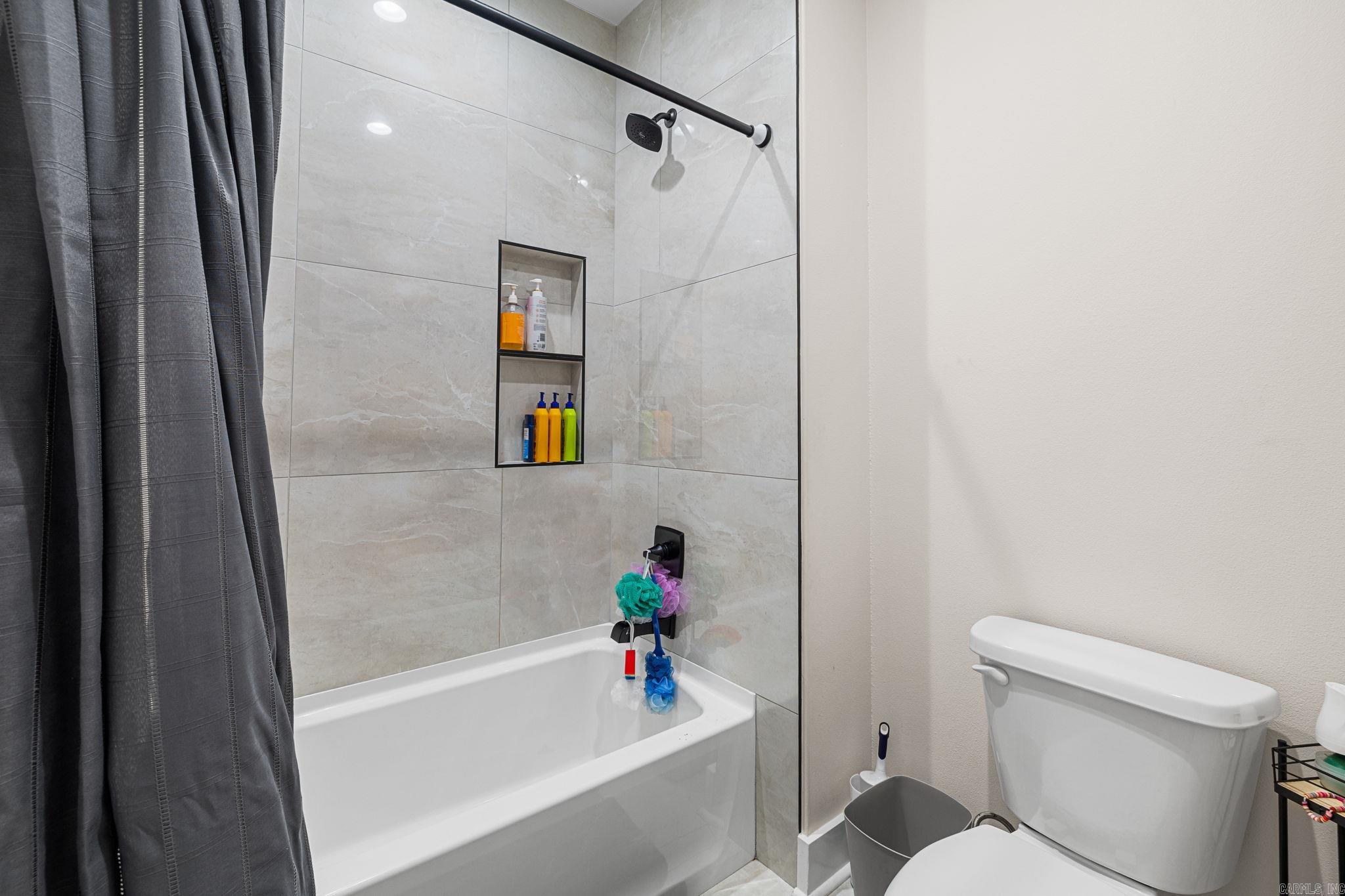 1609 Hunters Chase Rd  Jacksonville, AR