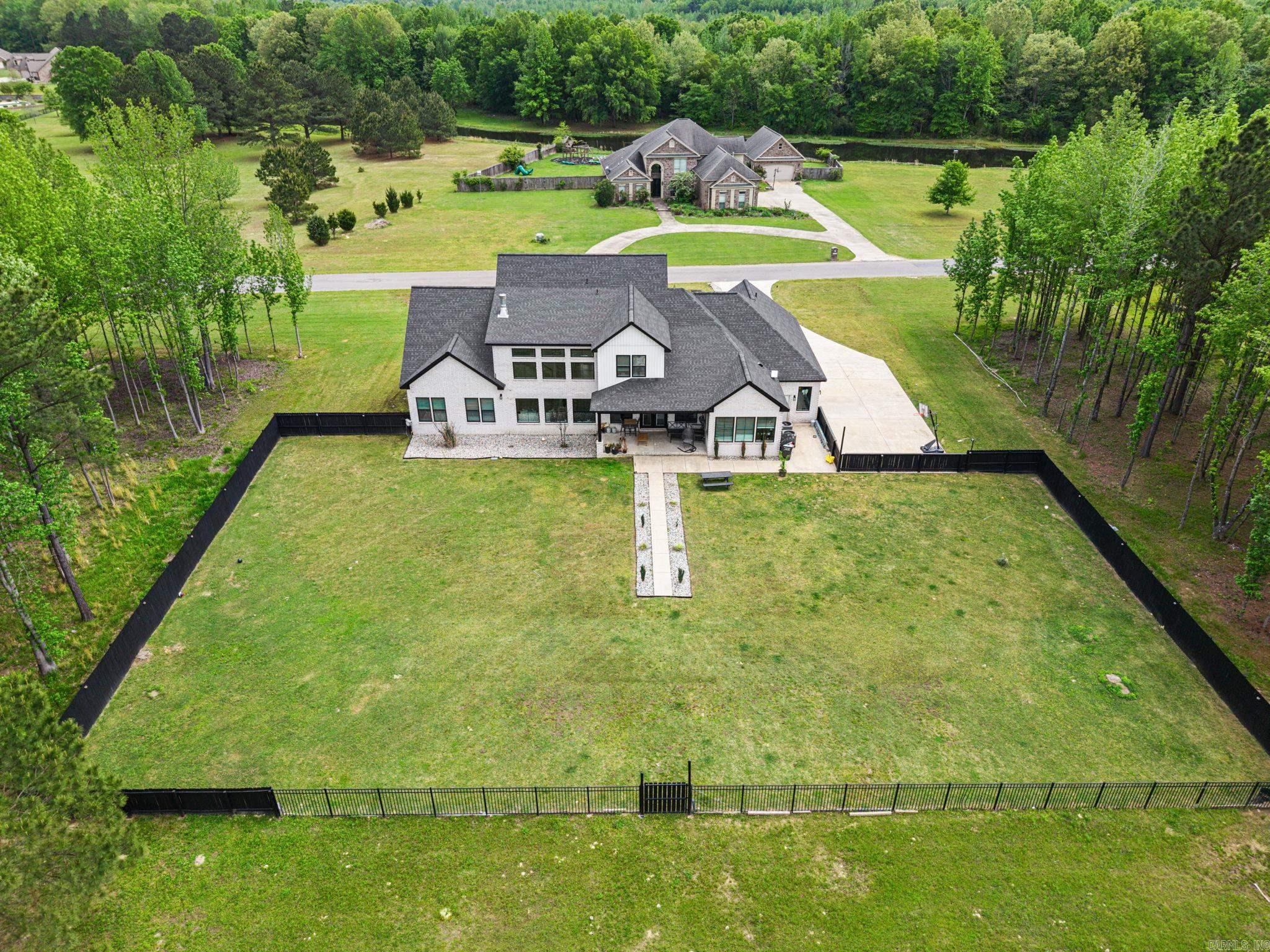 1609 Hunters Chase Rd  Jacksonville, AR