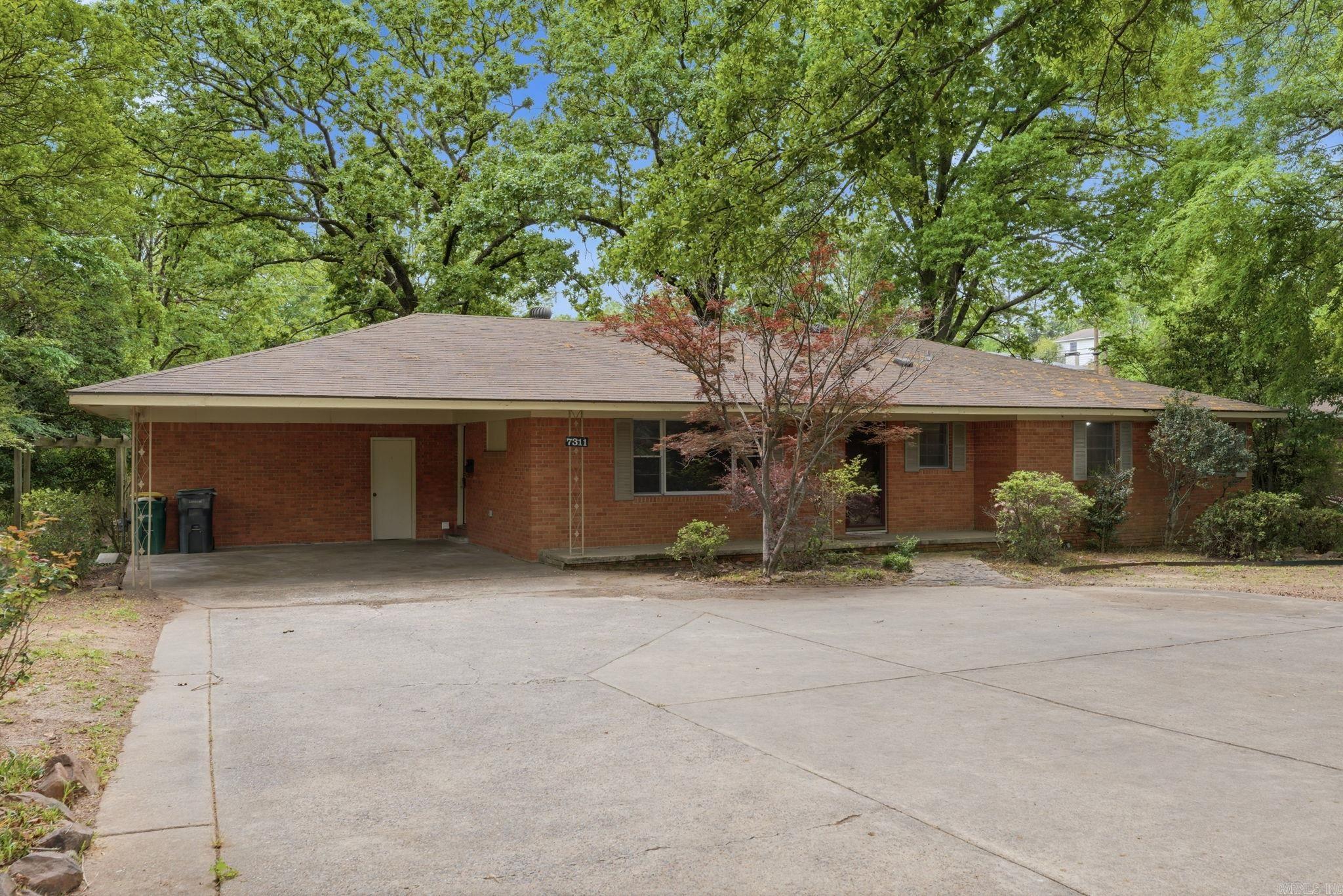 7311 W markham  Little Rock, AR