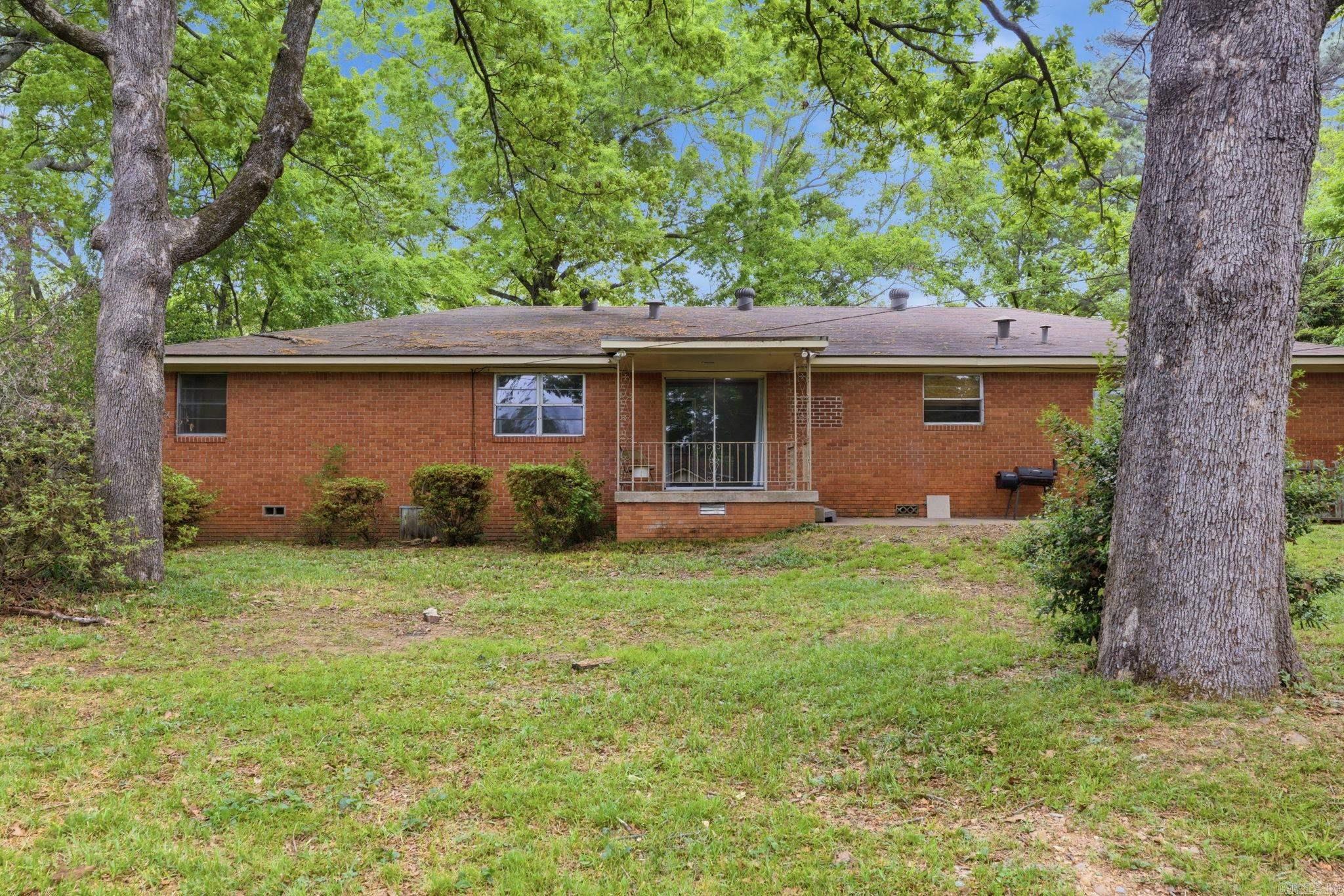 7311 W markham  Little Rock, AR