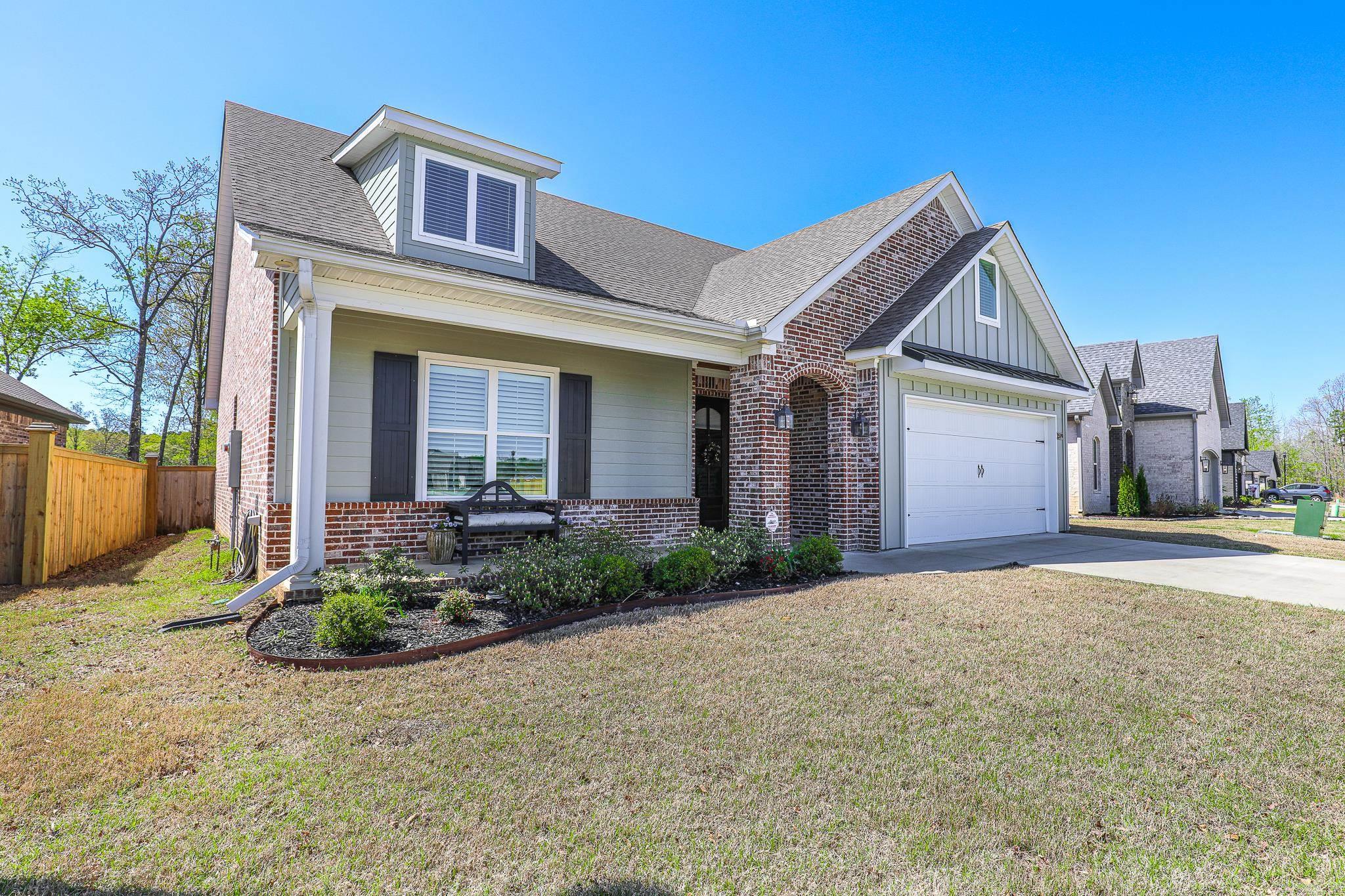 1519 SAWTOOTH  Benton, AR