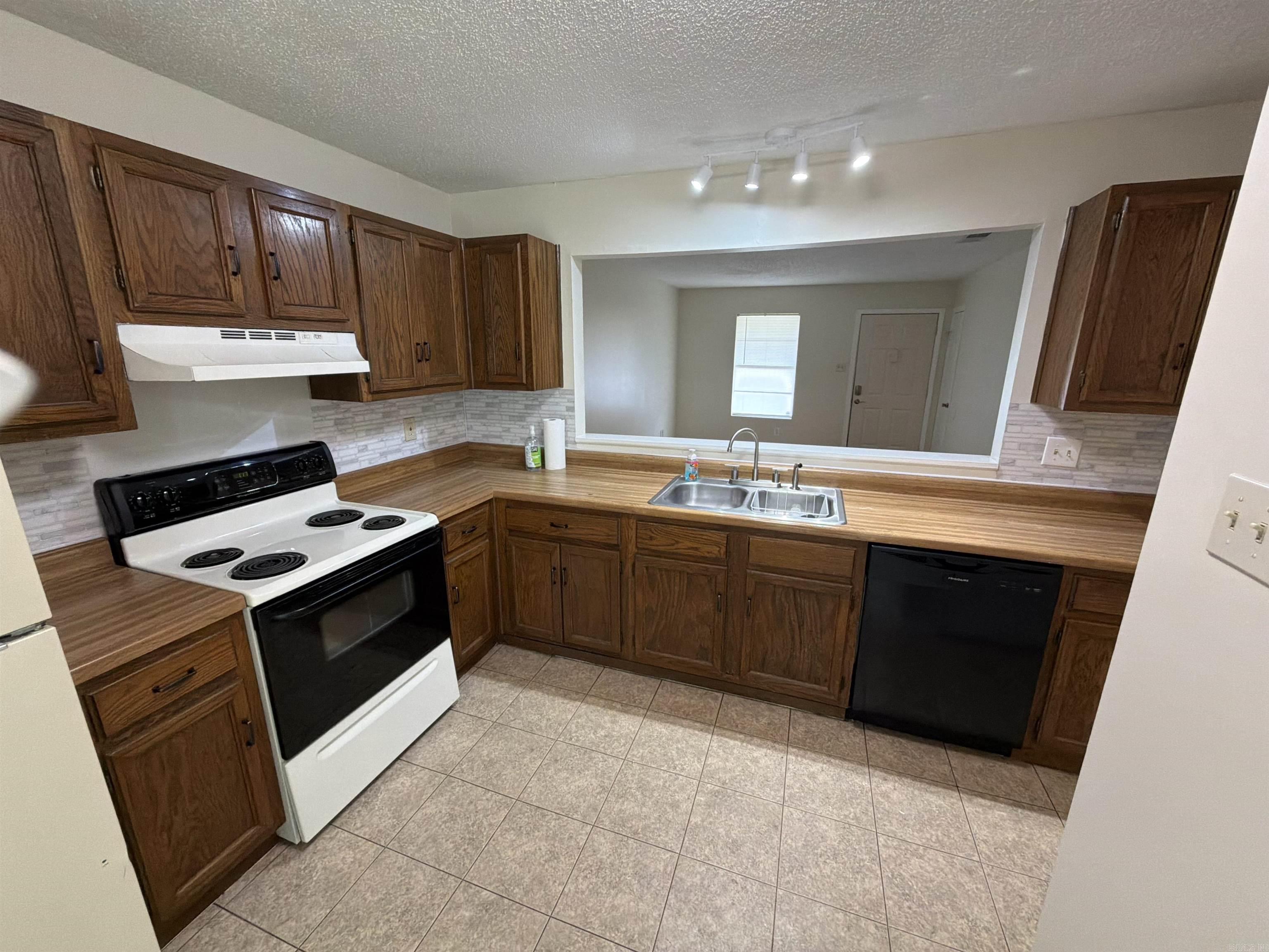 12 Southland Ct  Maumelle, AR