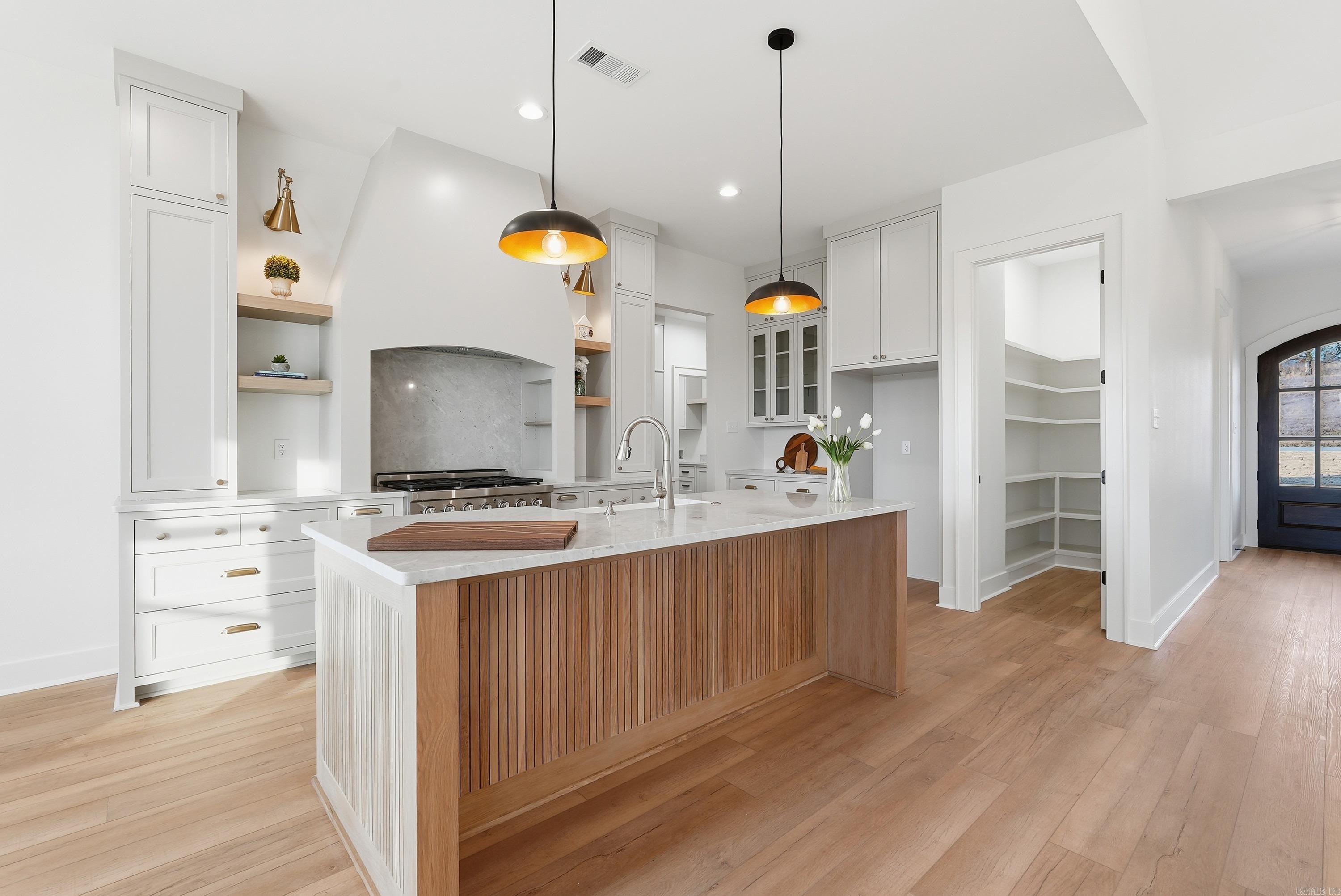 240 Castleberry Rd  Greenbrier, AR