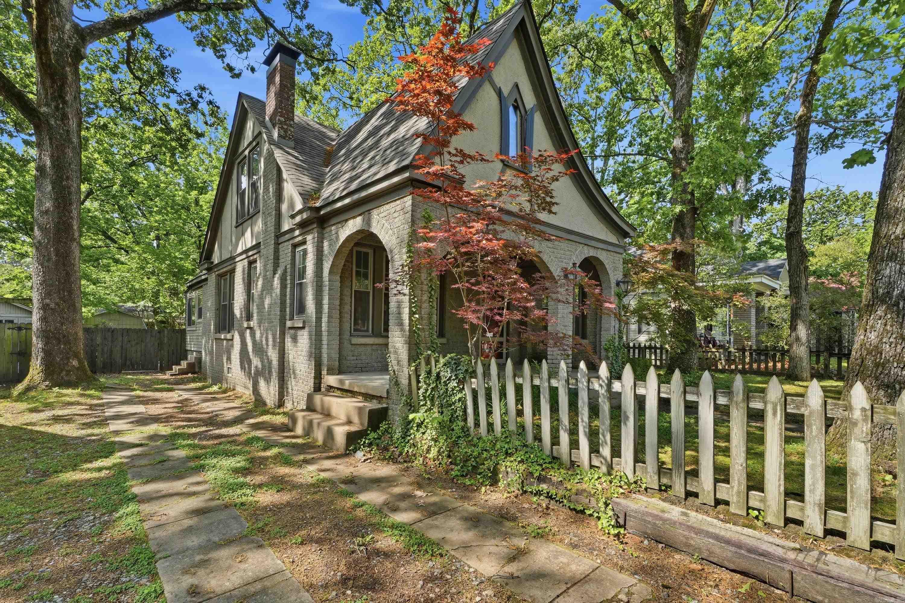 5117 Cantrell  Little Rock, AR