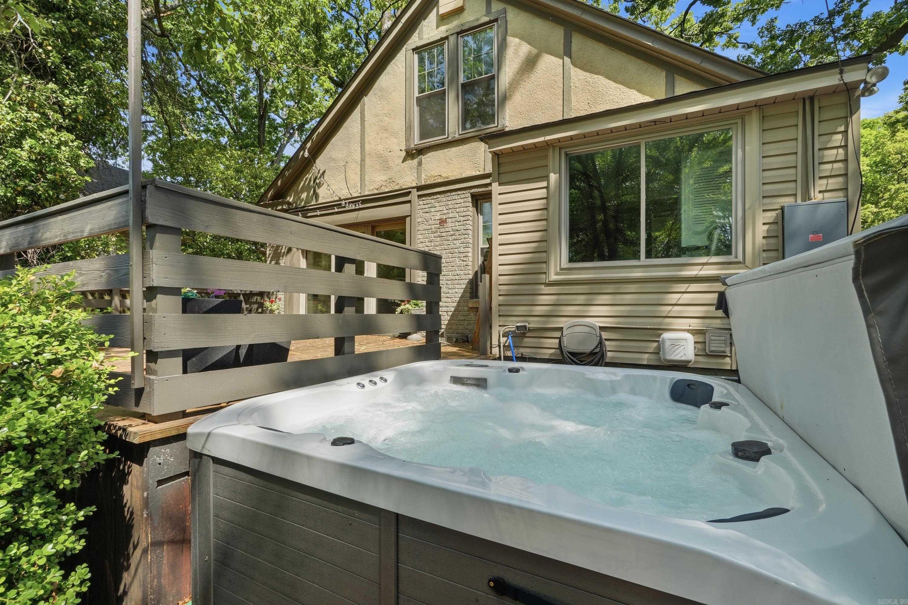 5117 Cantrell  Little Rock, AR