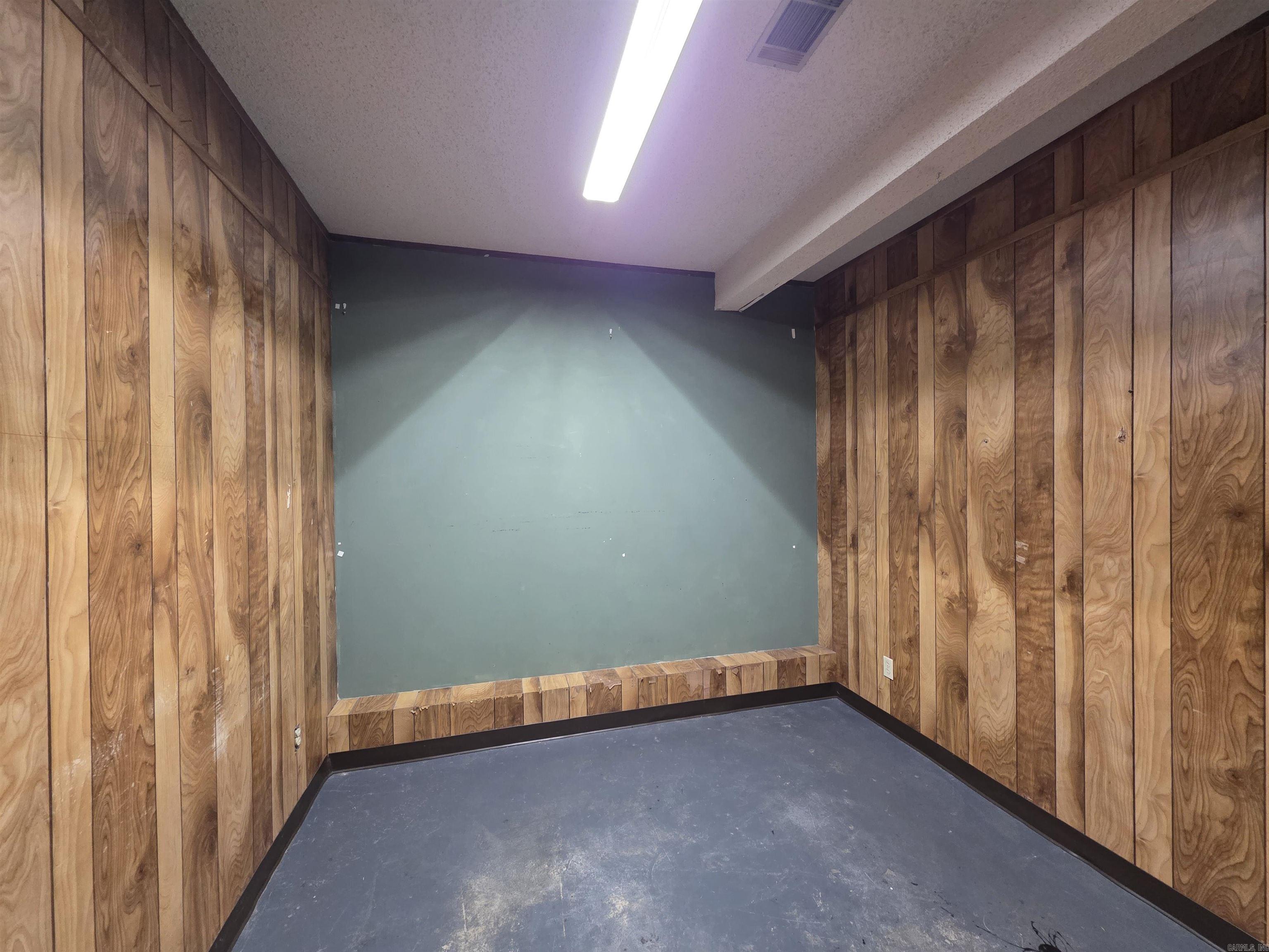 810 W Center  Sheridan, AR