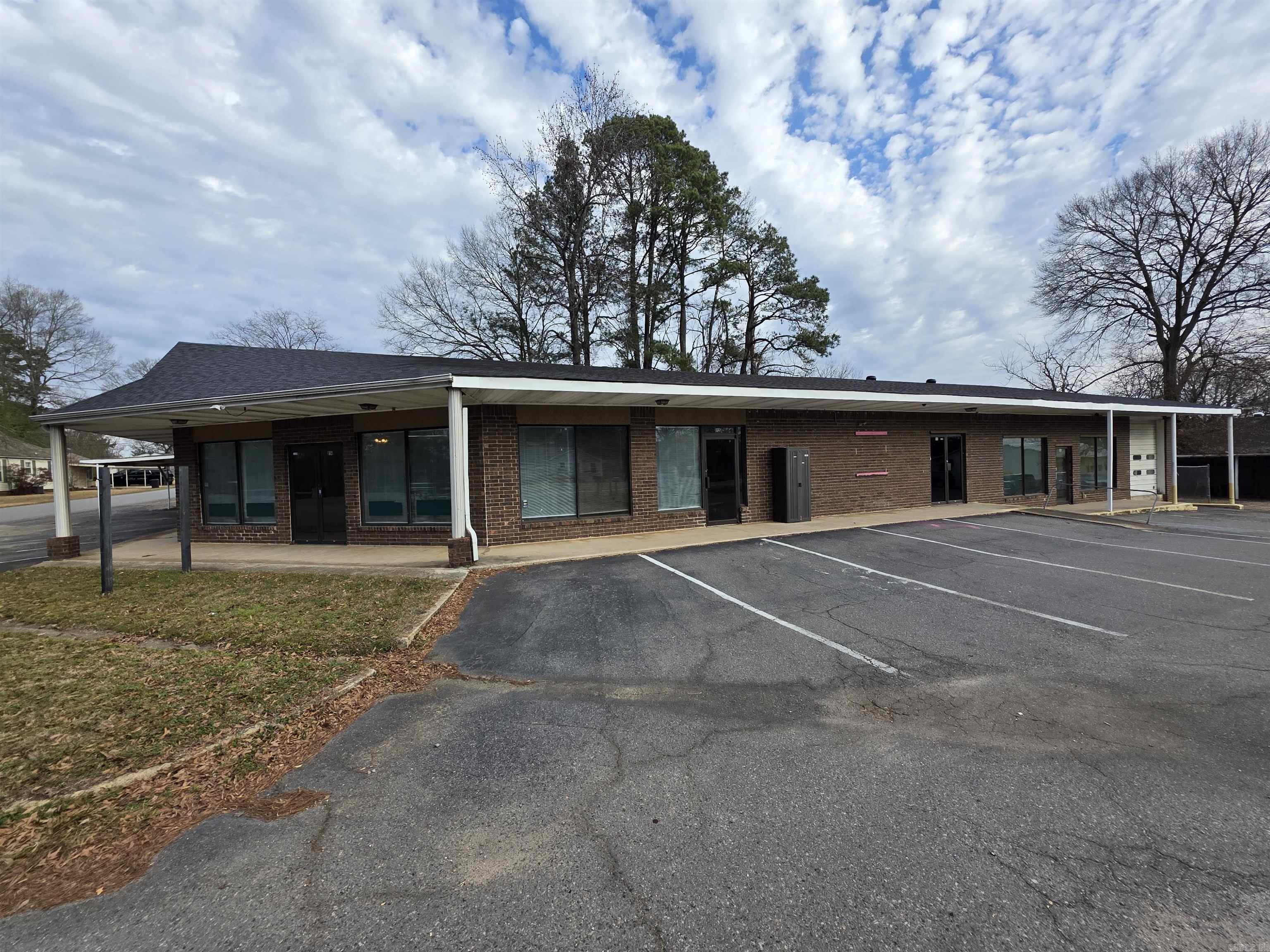 808 W Center  Sheridan, AR