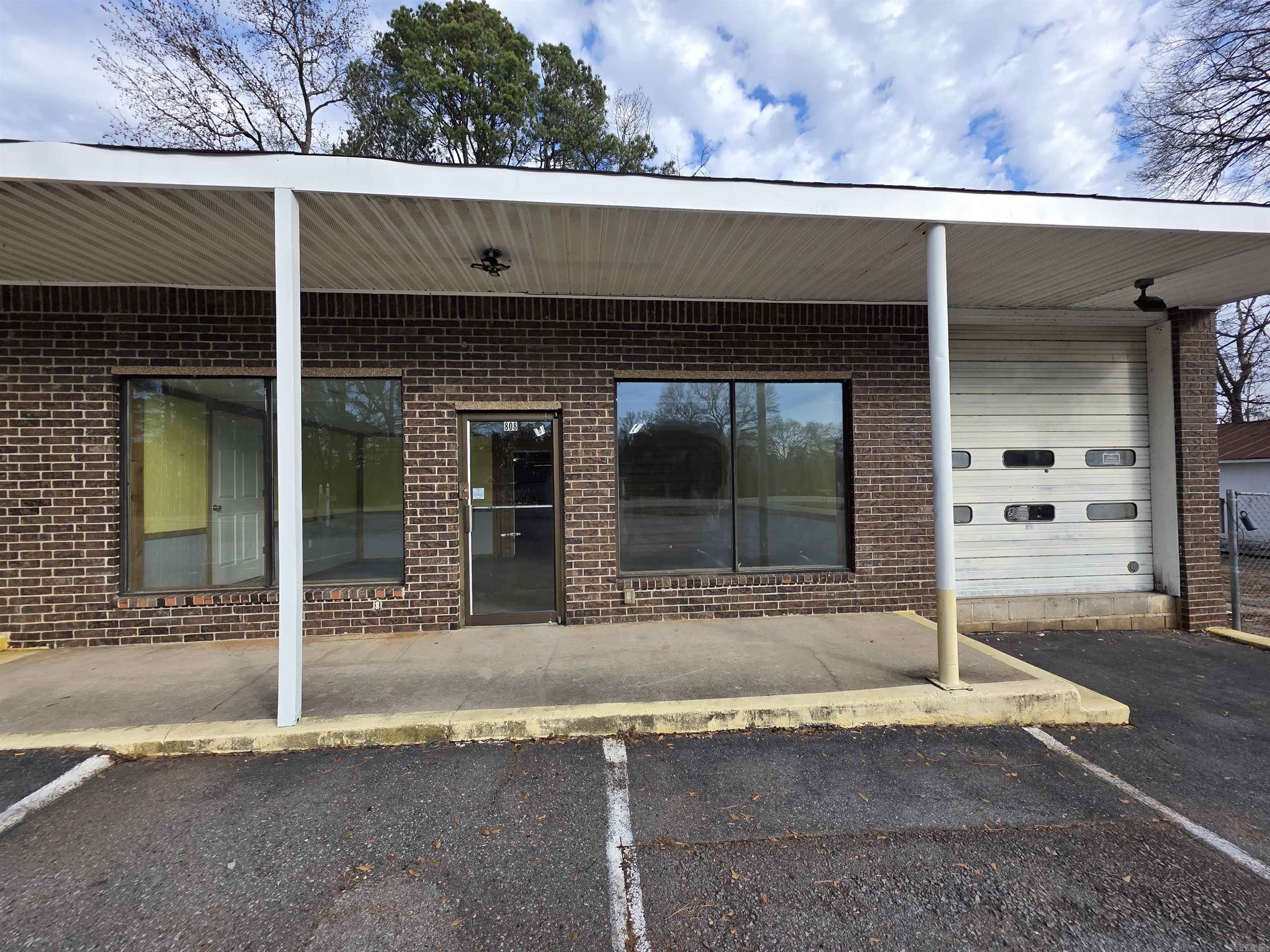 808 W Center  Sheridan, AR