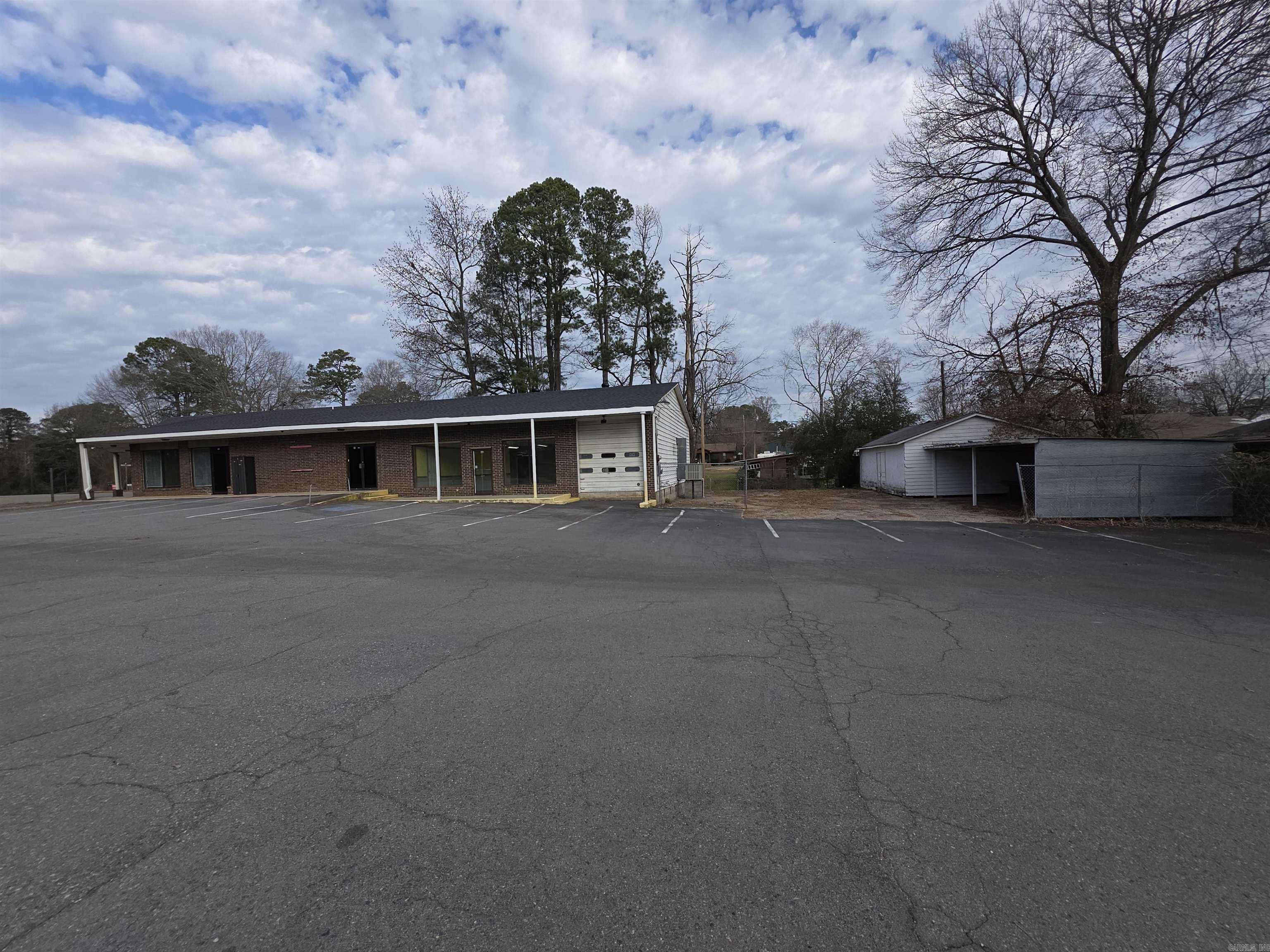 814 W Center  Sheridan, AR