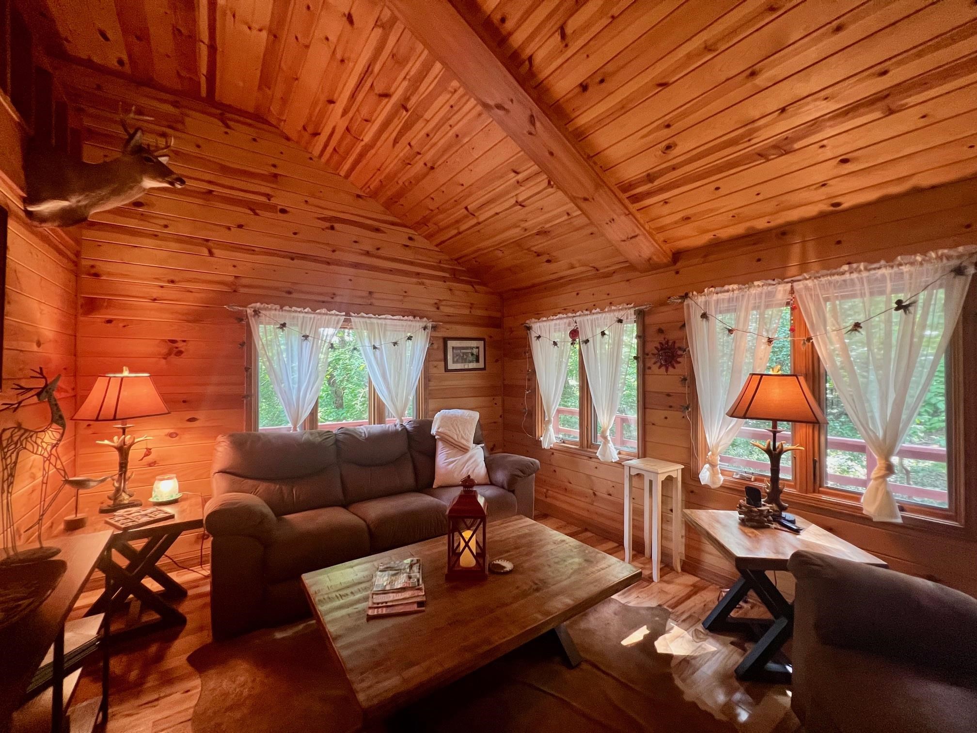 8601 Nine Mile Ridge  Hardy, AR