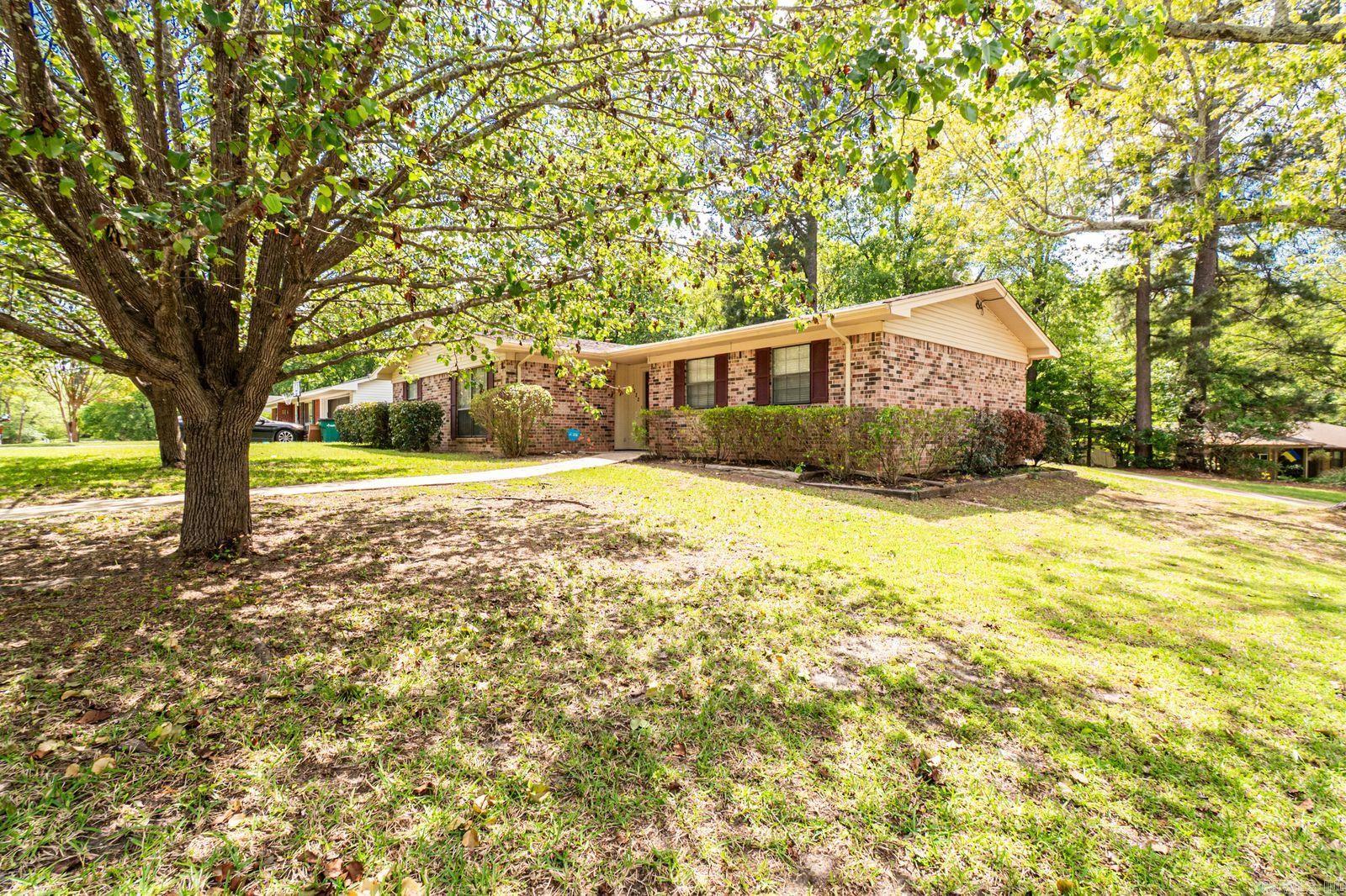 1222 Crestwood Dr.  El Dorado, AR