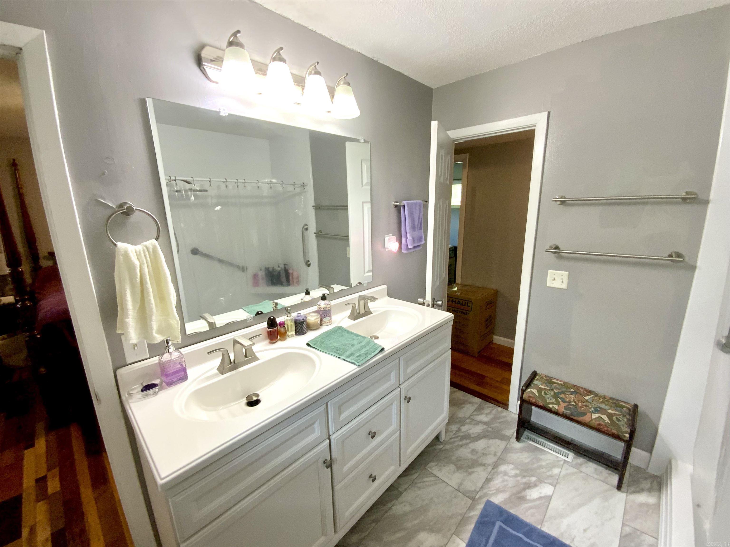 2400 Beach  Heber Springs, AR