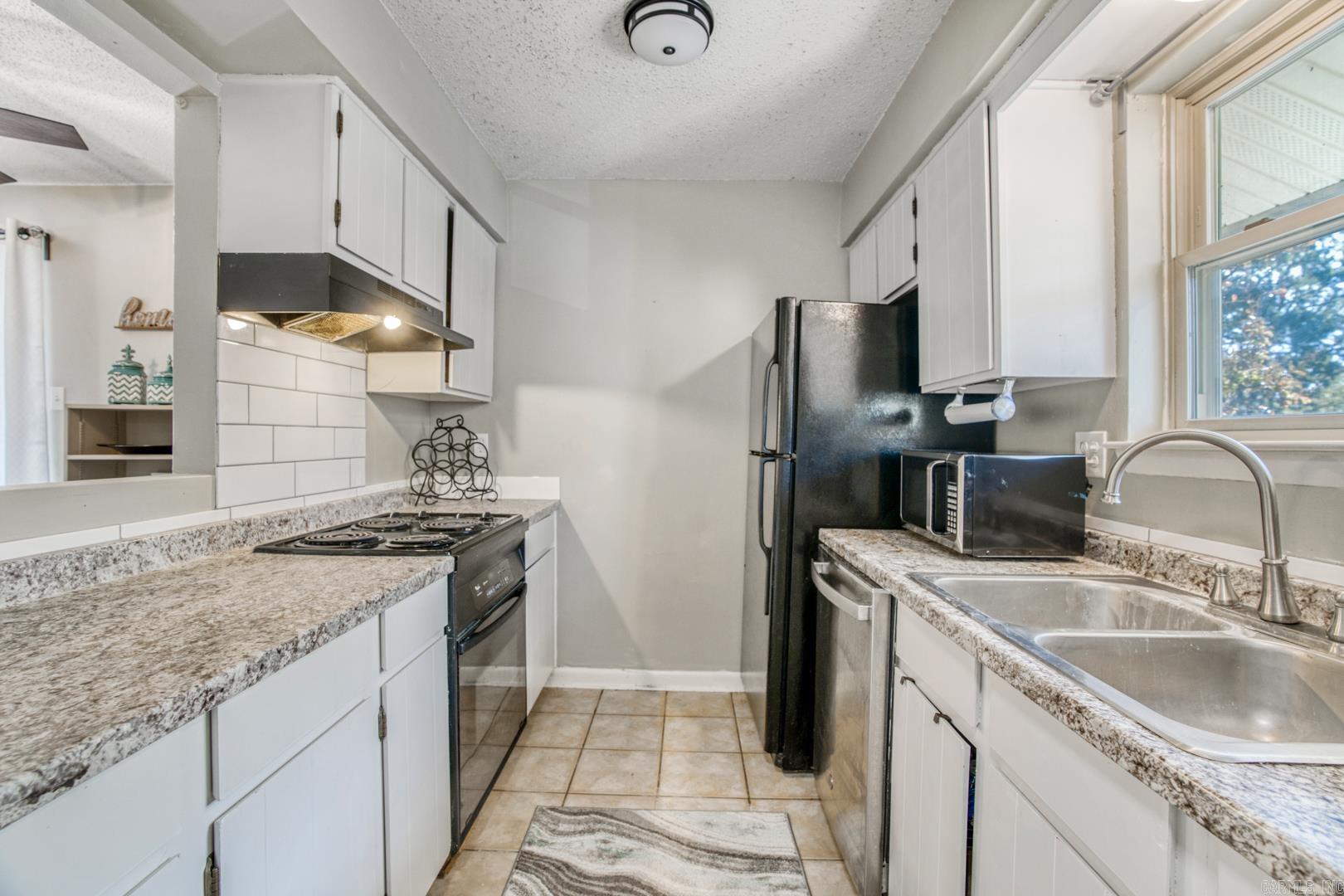 101 Pine Forest  Maumelle, AR