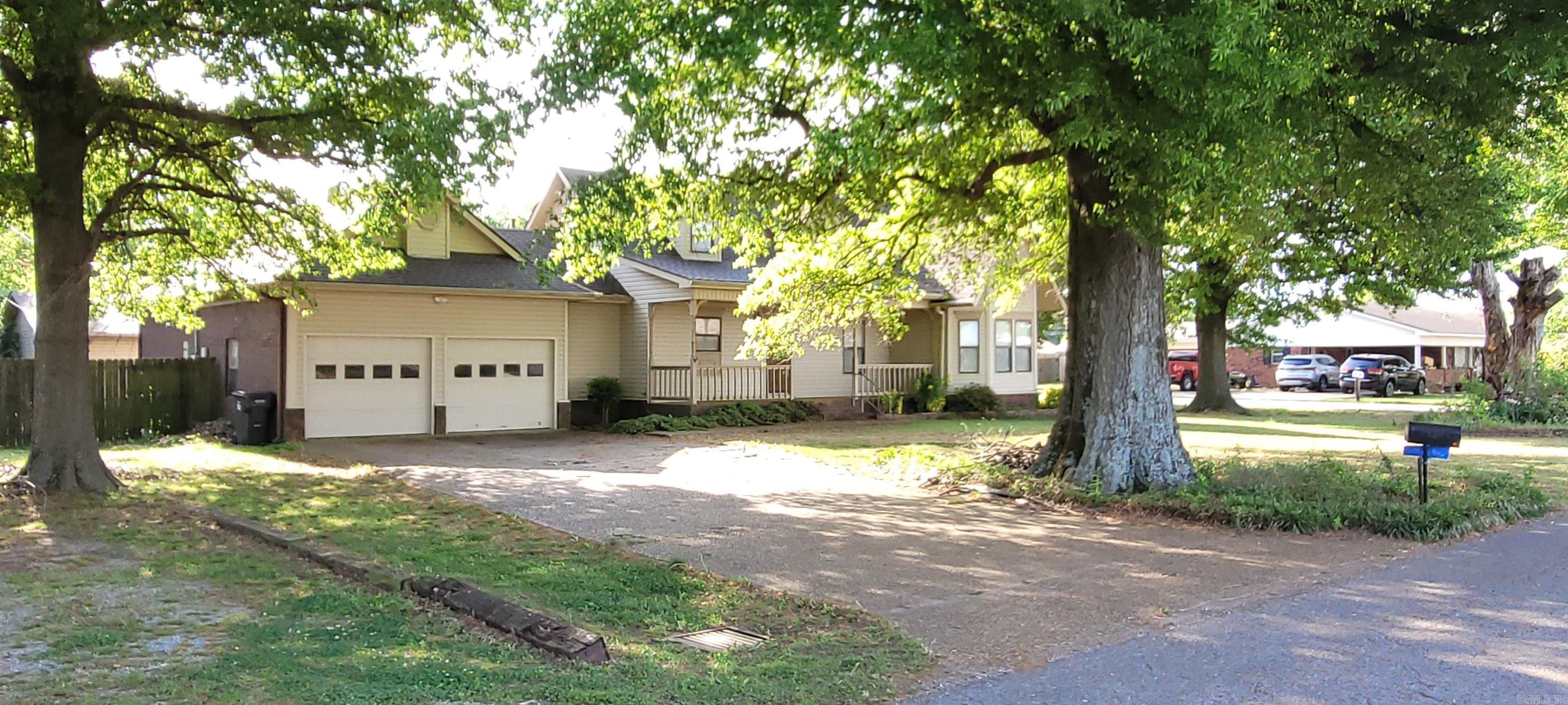 300 Colonial  Walnut Ridge, AR