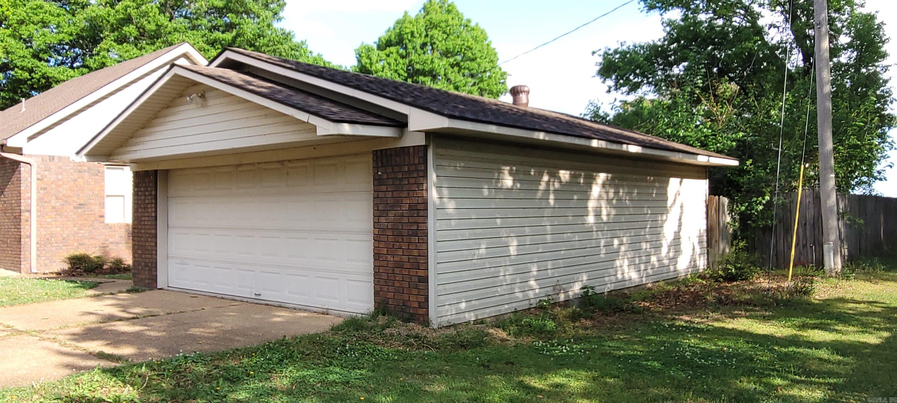 300 Colonial  Walnut Ridge, AR