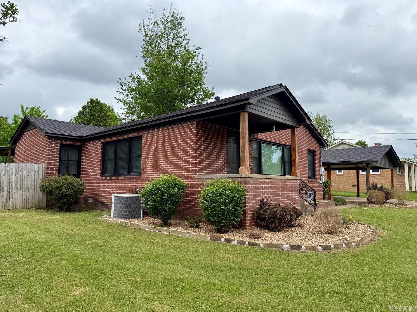 1809 Church Ave  Mena, AR