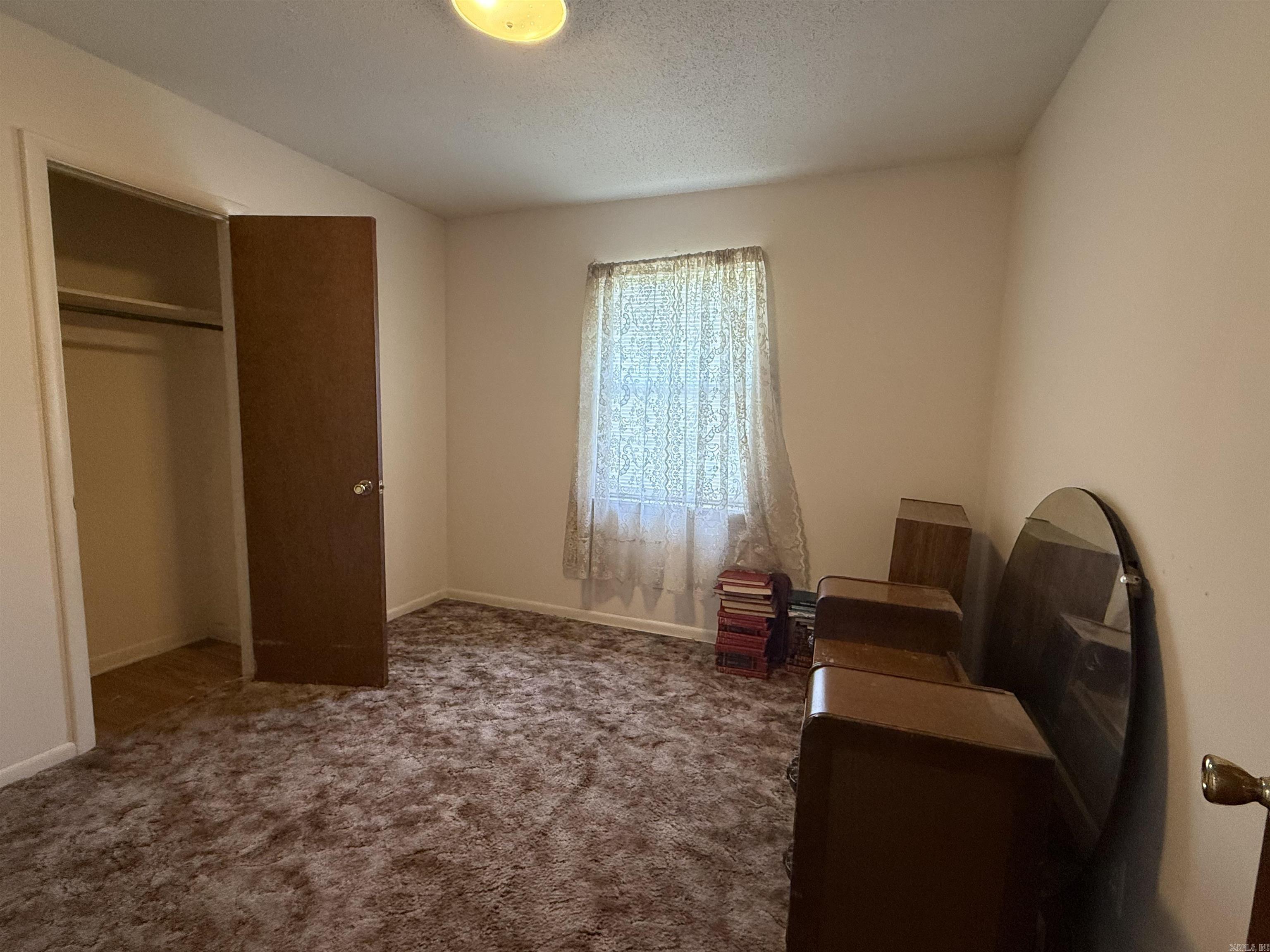 1234 Twin Lakes Drive Little Rock, AR 72205