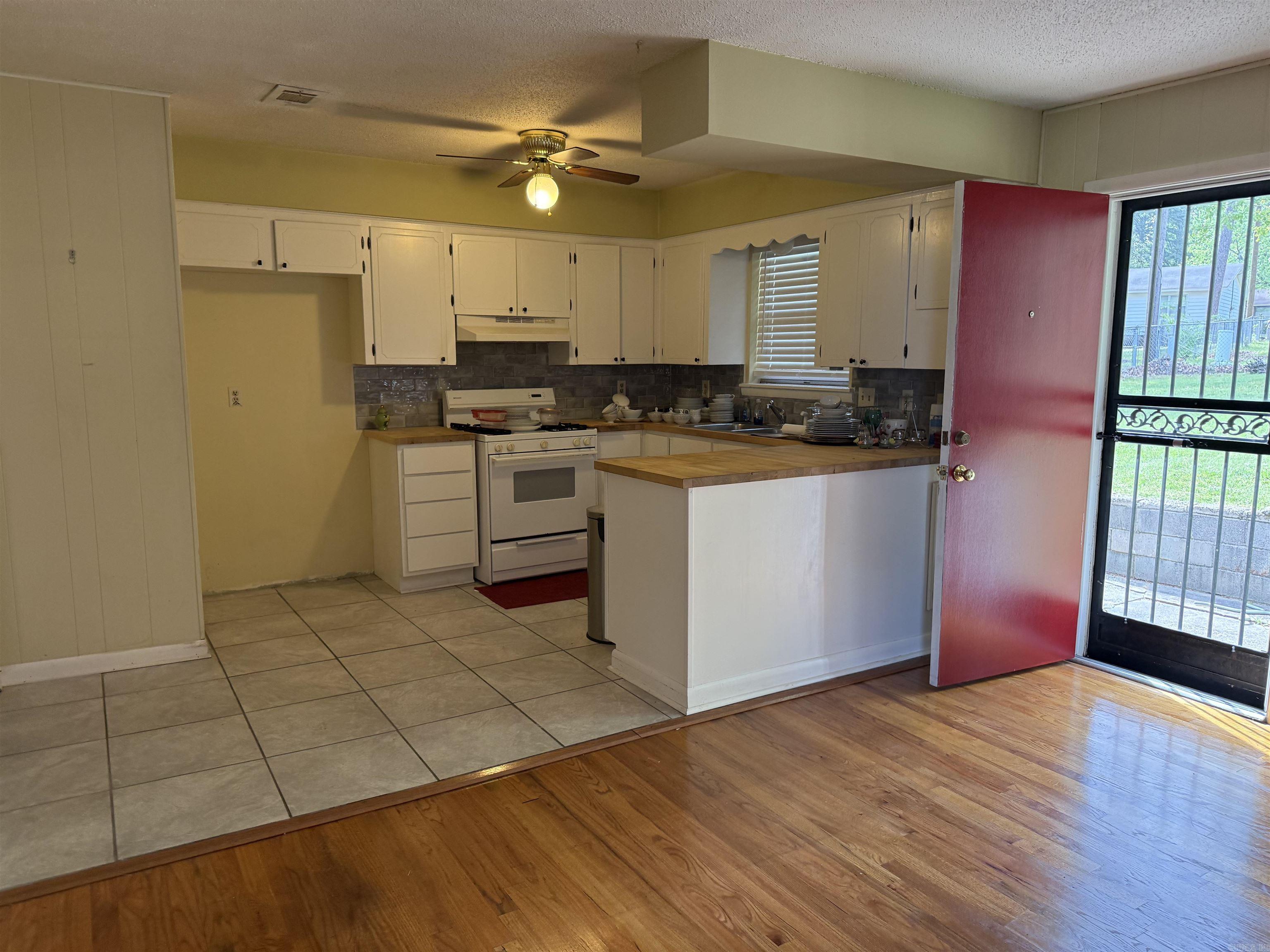 1234 Twin Lakes Drive Little Rock, AR 72205