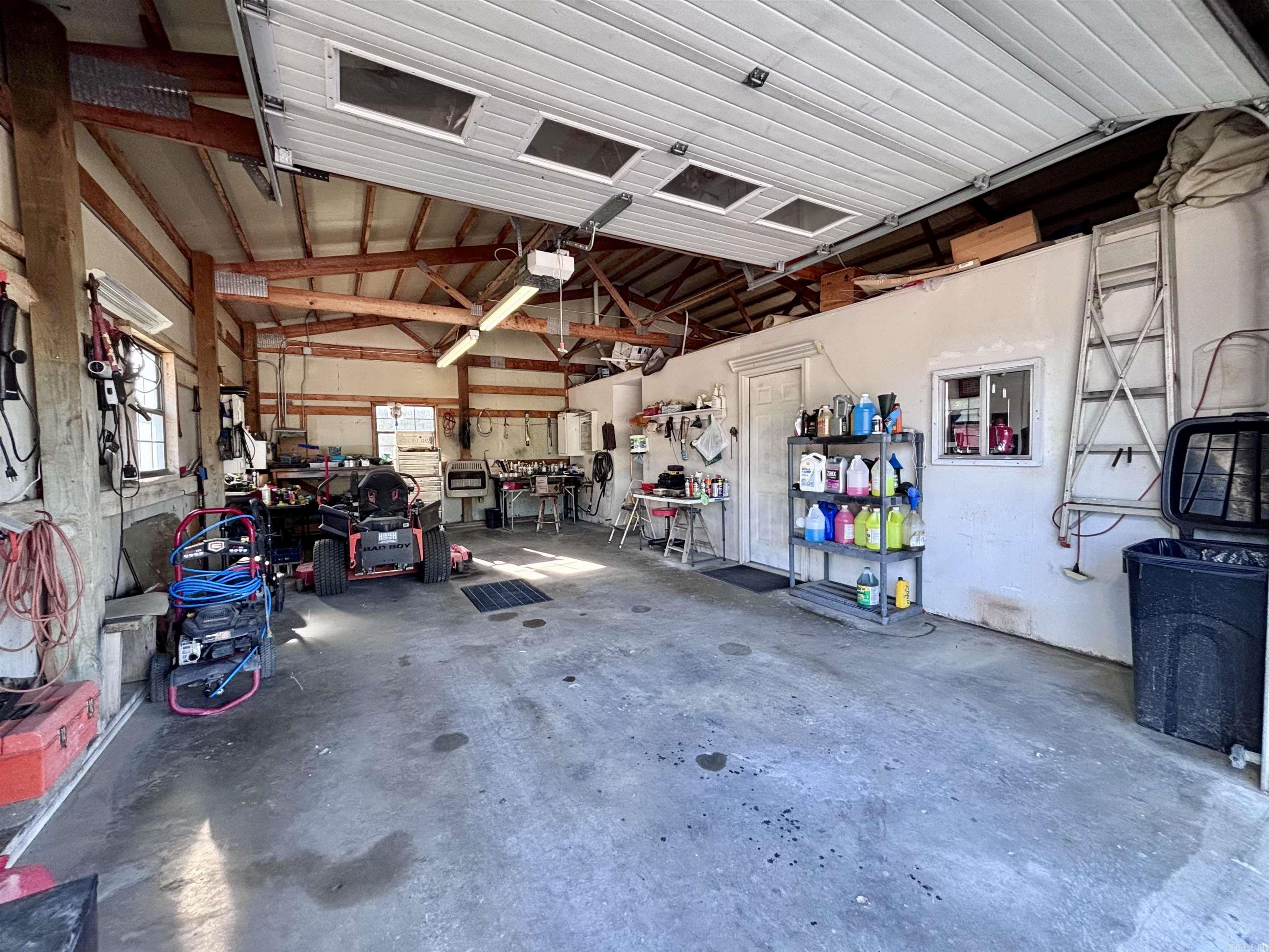 2896 Highway 62 412  Highland, AR