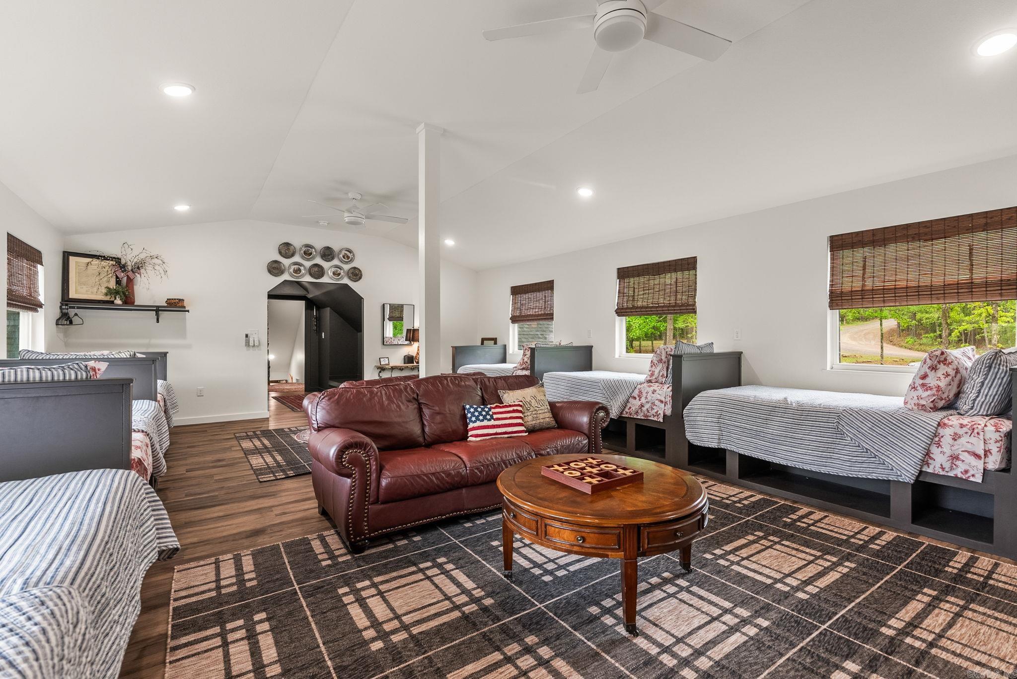 3430 Lake Cliff  Higden, AR