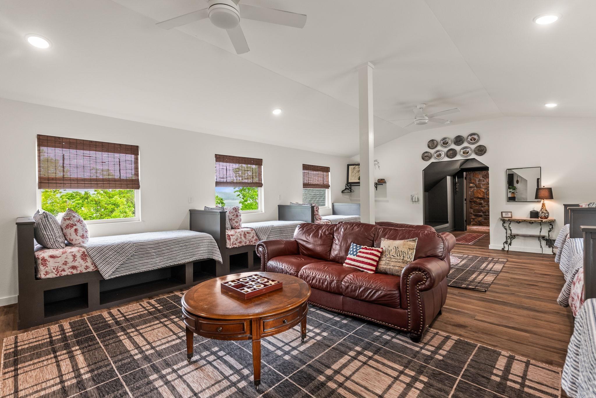 3430 Lake Cliff  Higden, AR