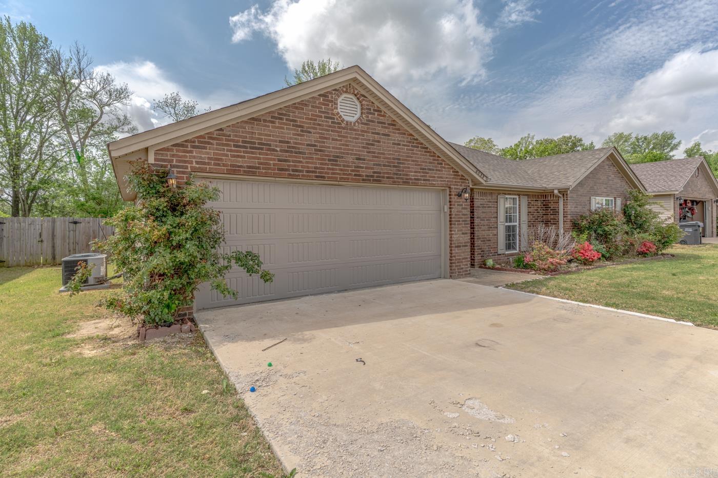 6033 Spencer Dr  Jonesboro, AR