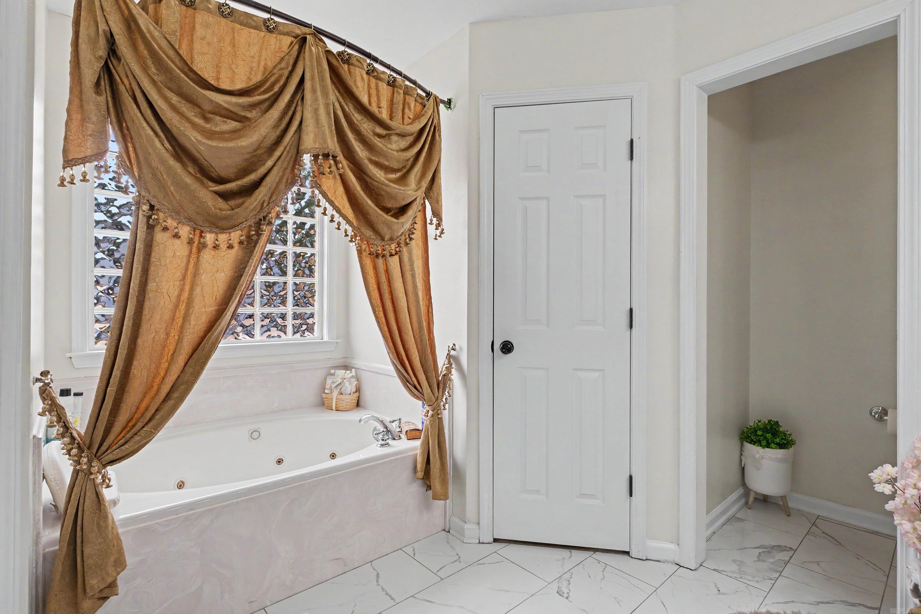 1440 oak shadows  Sherwood, AR