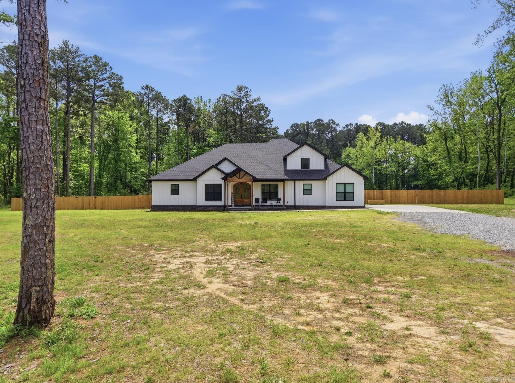 27625 Oak  Hensley, AR