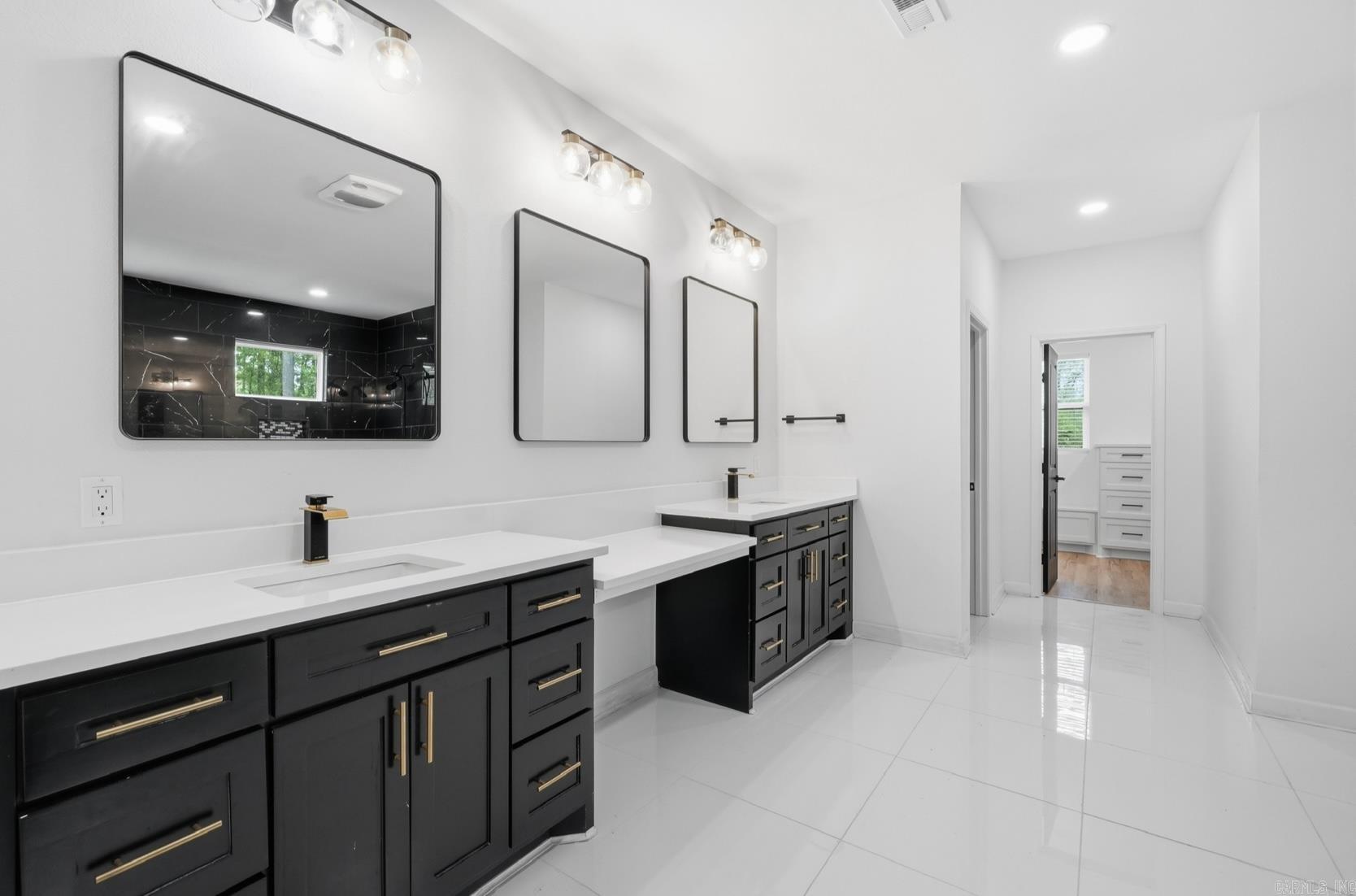 27625 Oak  Hensley, AR