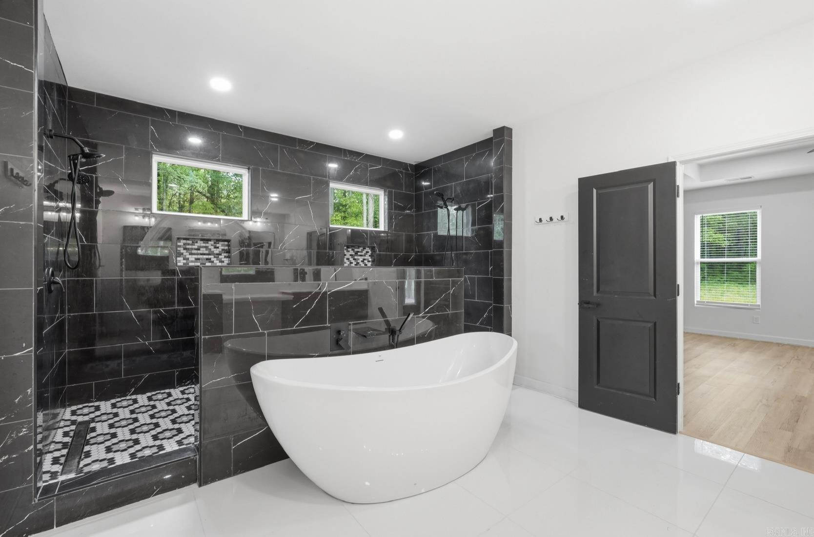 27625 Oak  Hensley, AR