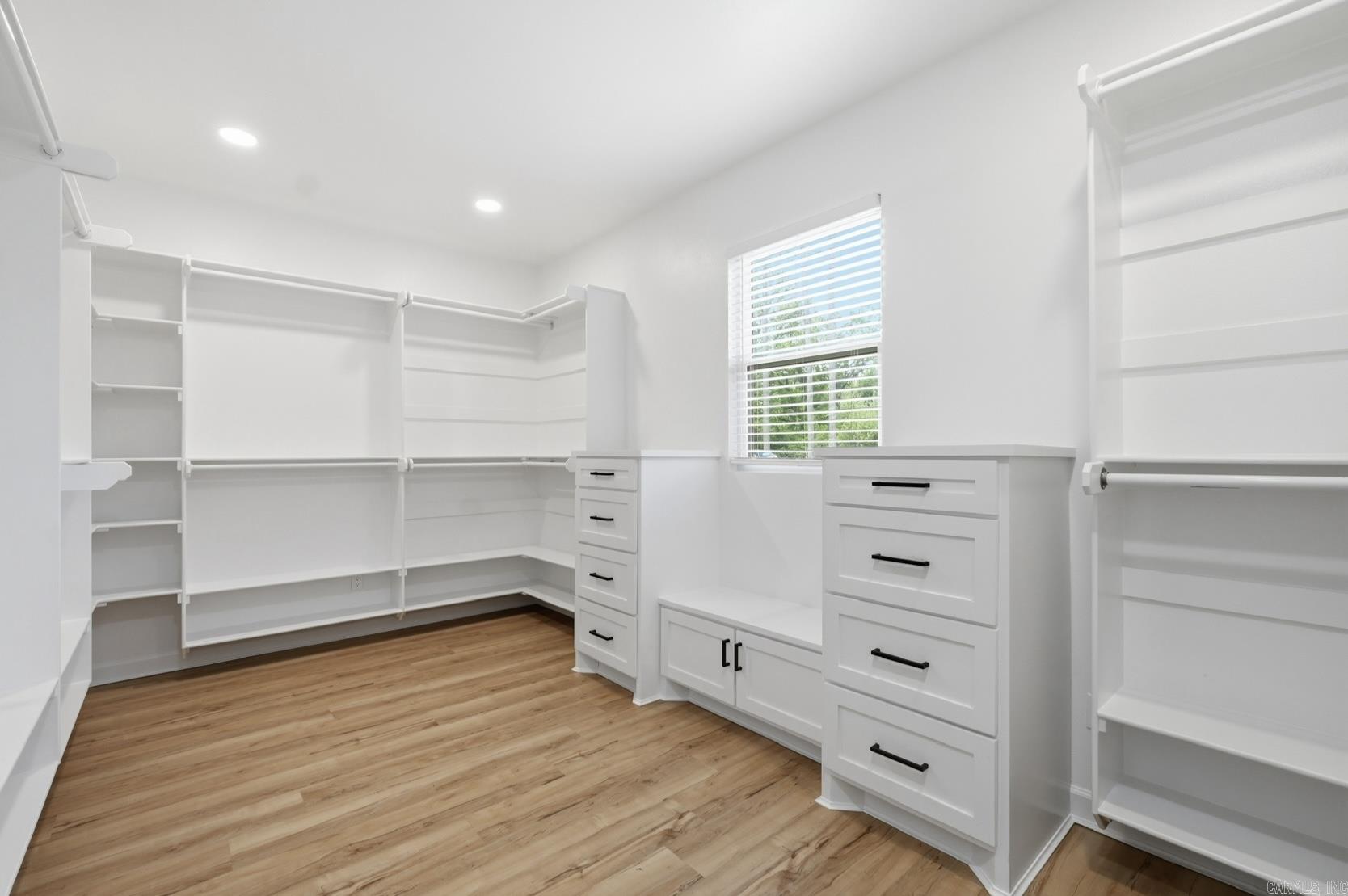 27625 Oak  Hensley, AR