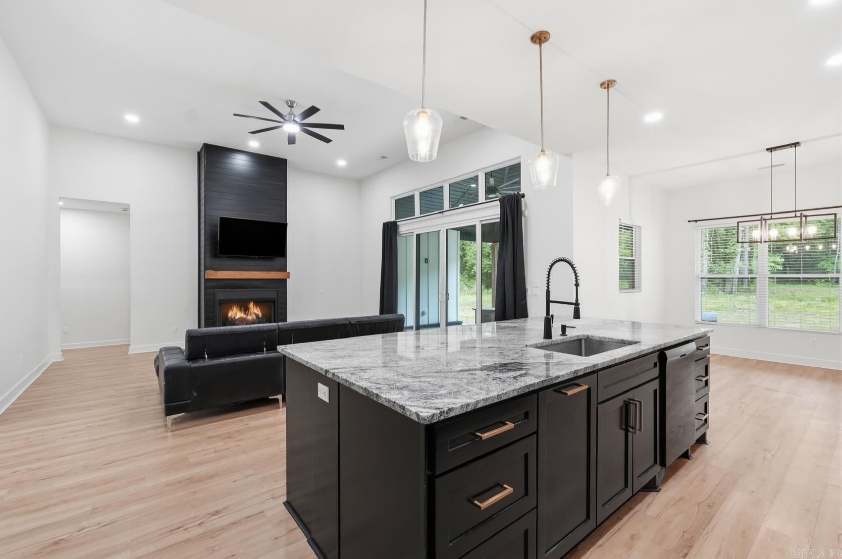 27625 Oak  Hensley, AR