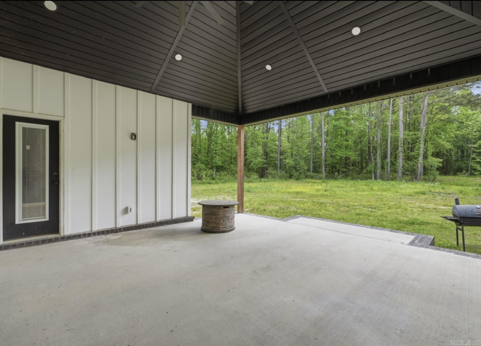 27625 Oak  Hensley, AR