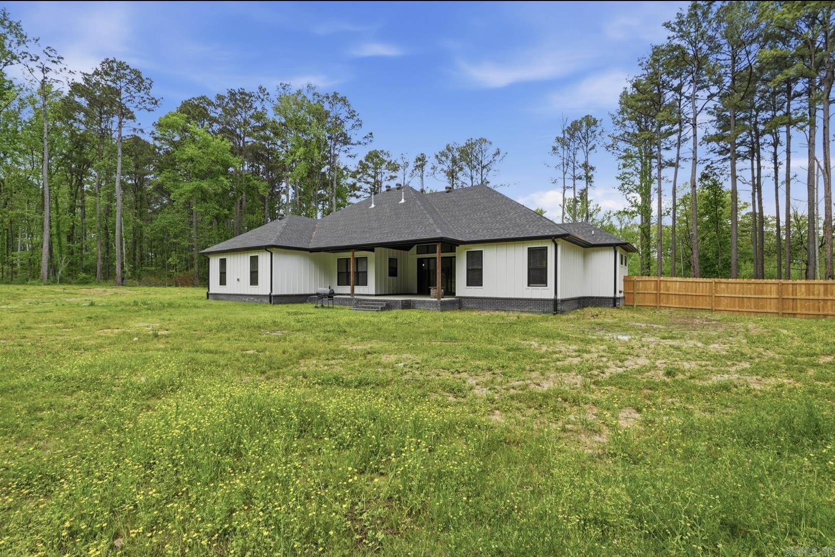 27625 Oak  Hensley, AR