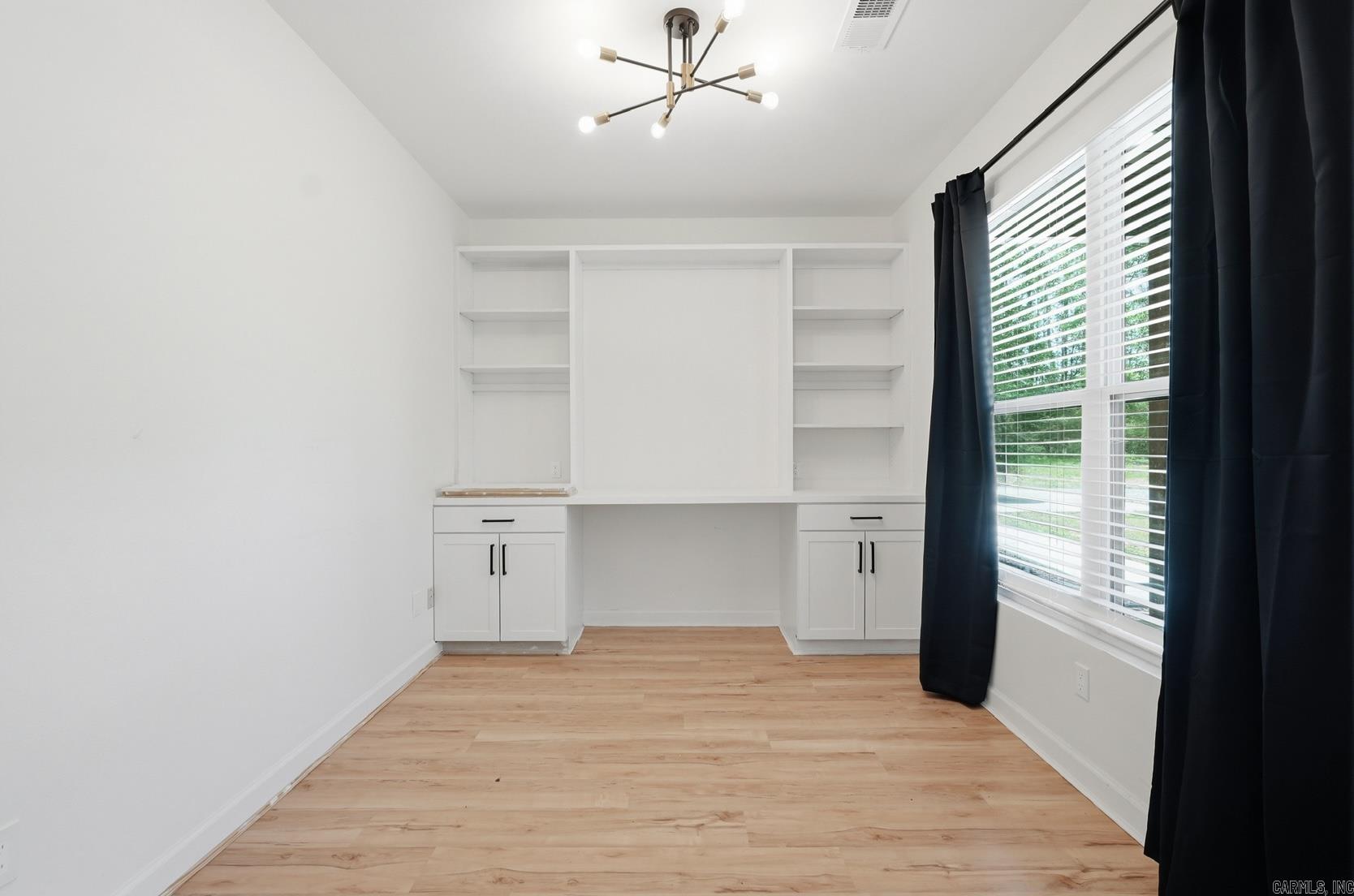 27625 Oak  Hensley, AR