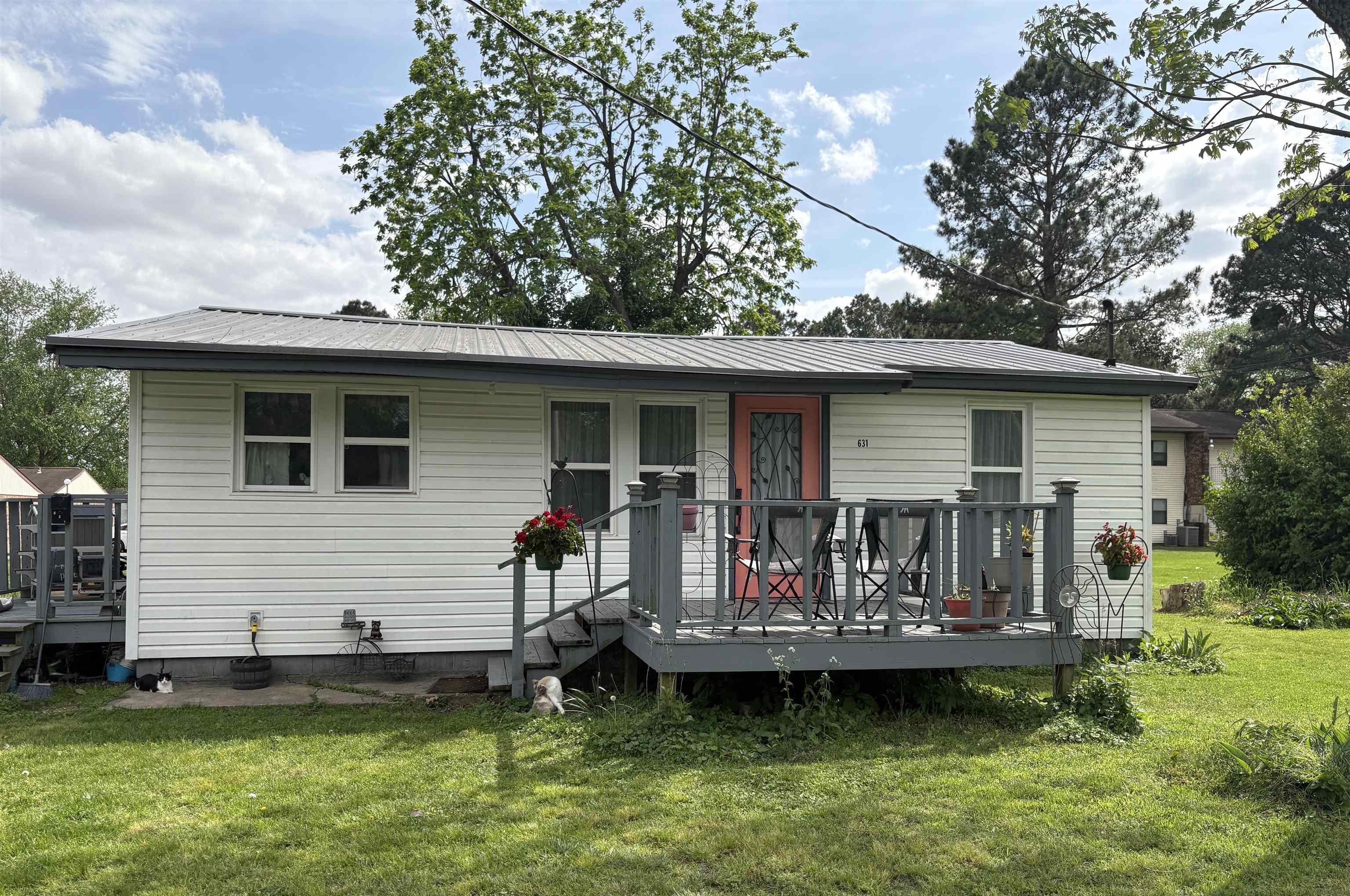 631 E Castleberry Street  Piggott, AR